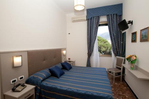 Standard Double or Twin Room photo 2