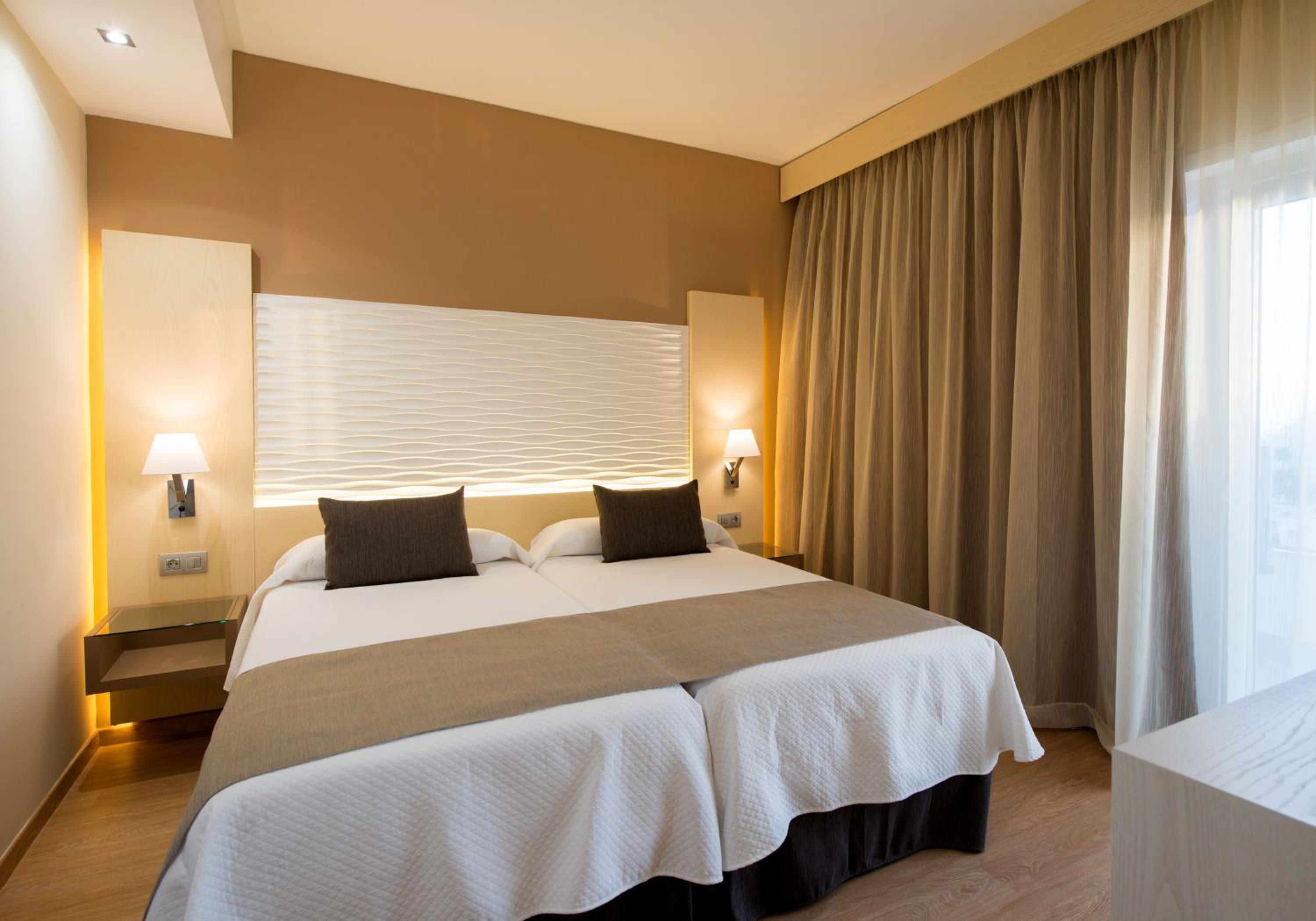 Double or Twin Room photo 3
