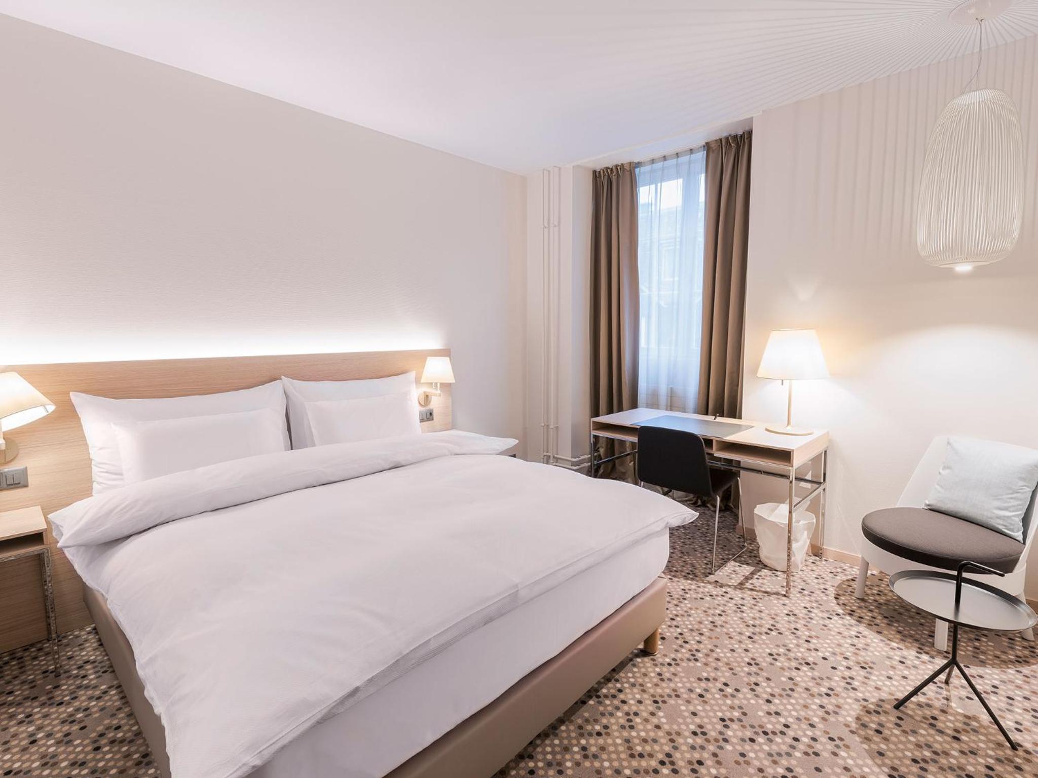 Suite with Balcony thumbnail 5