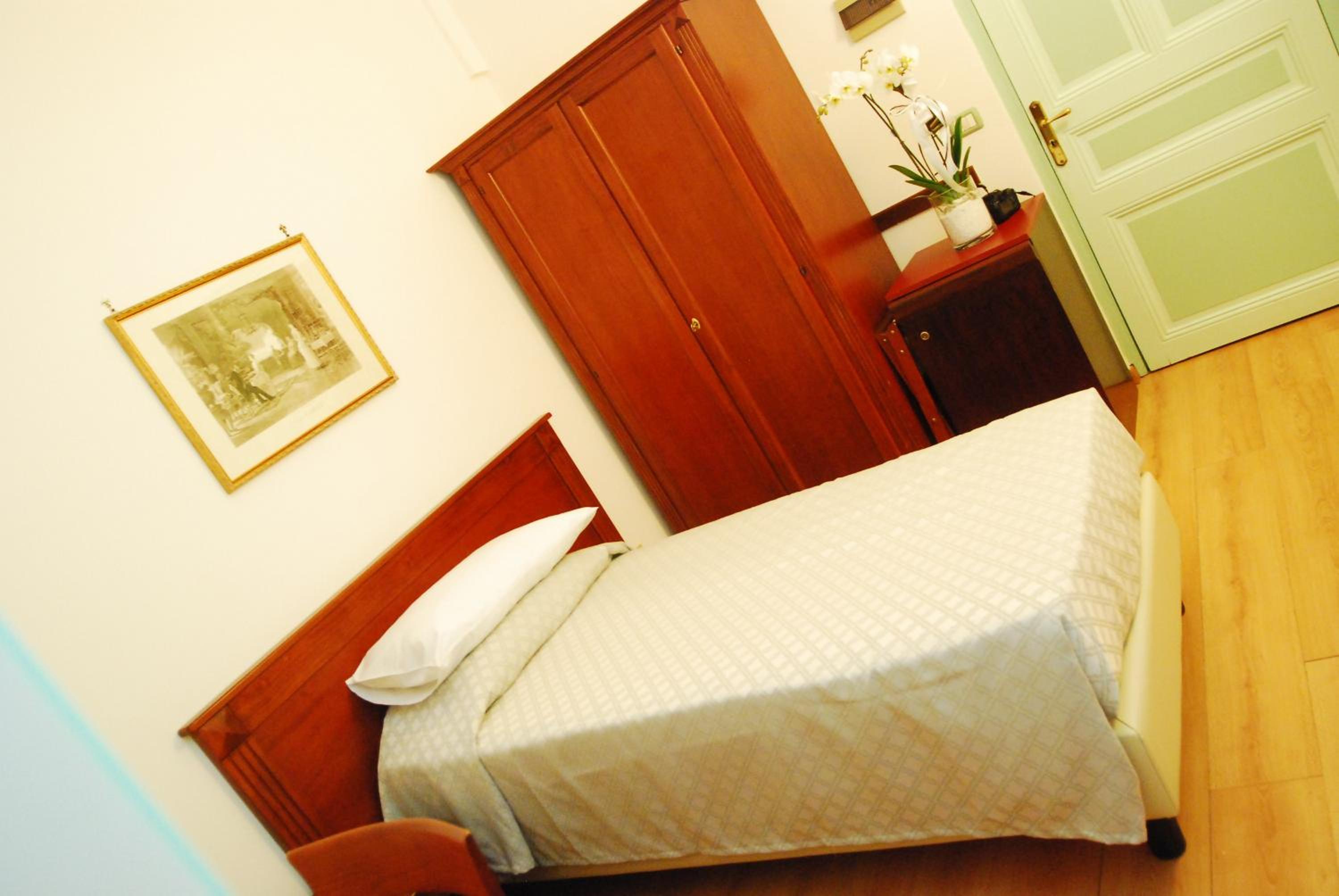 Single Room photo 1