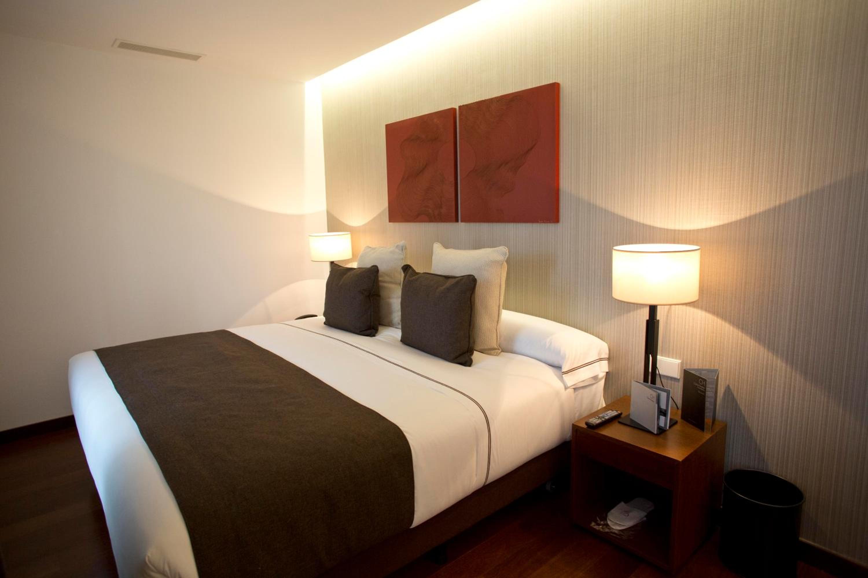 Deluxe Suite with River View and Terrace - Photo 6