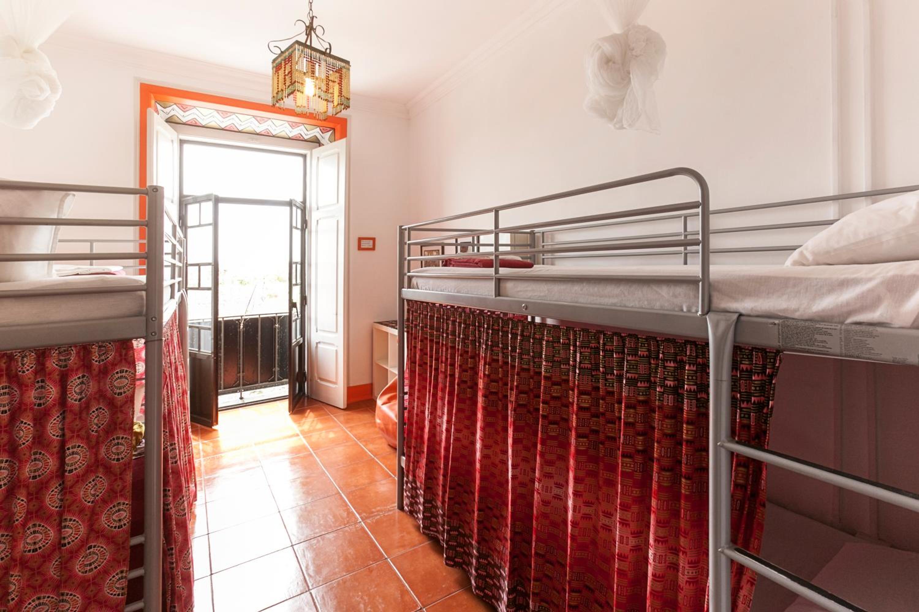 Bed in 4-Bed Mixed Dormitory Room photo 1