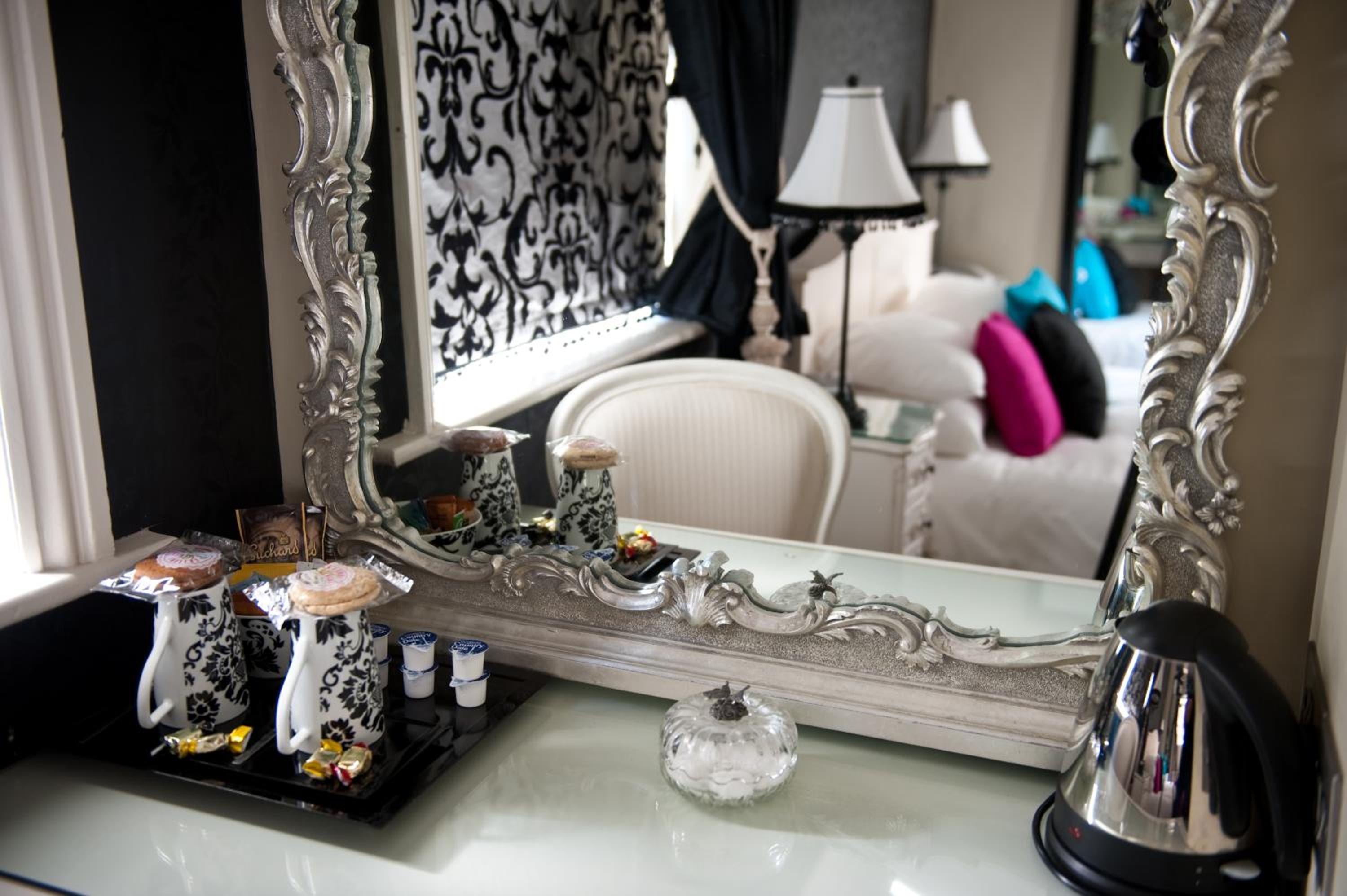 Double Room - Photo 6