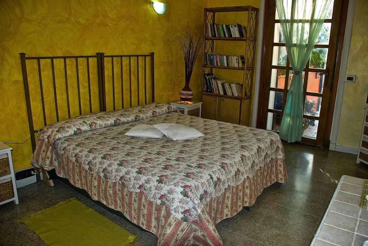 Studio (2 Adults)