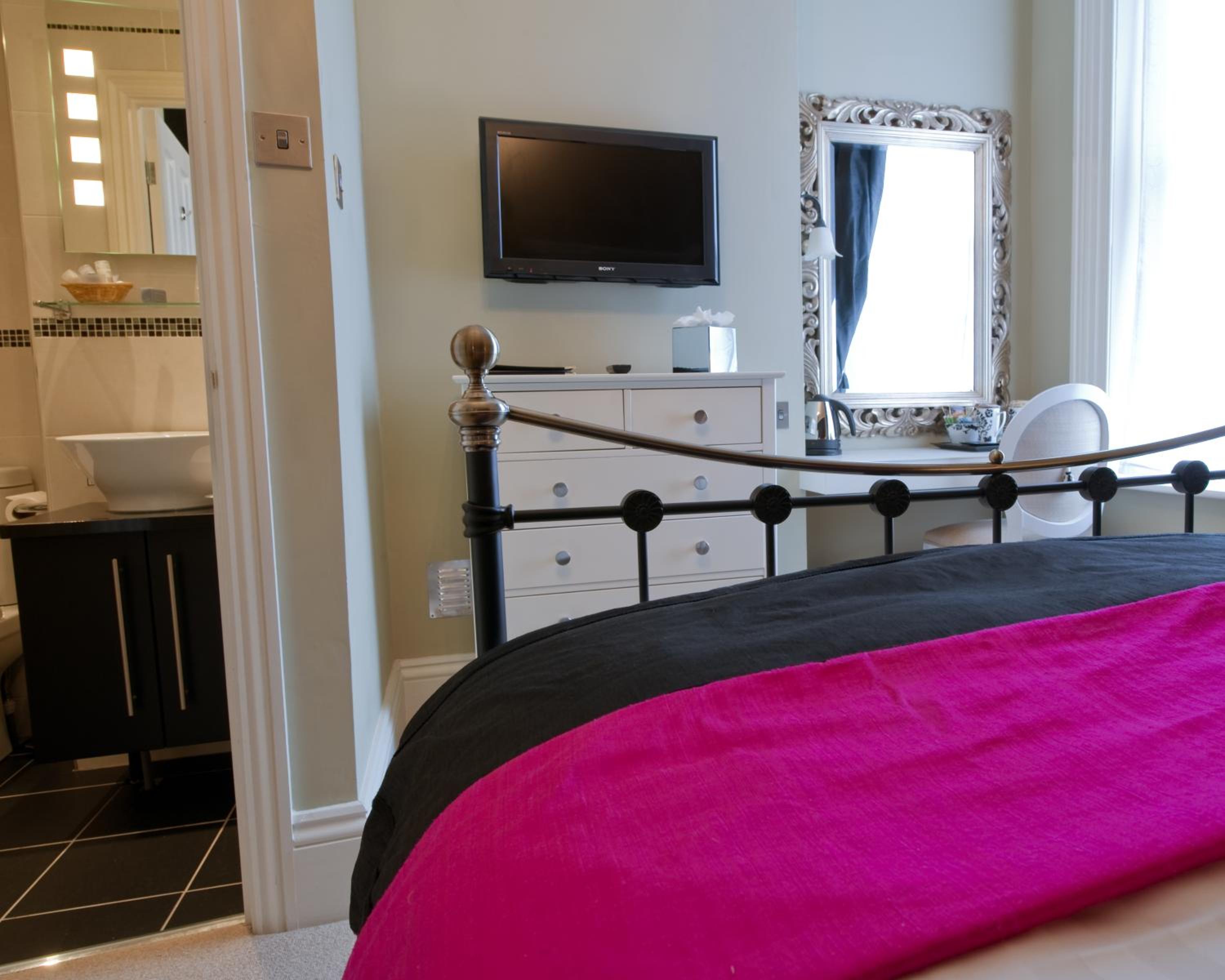 Double Room - Photo 2