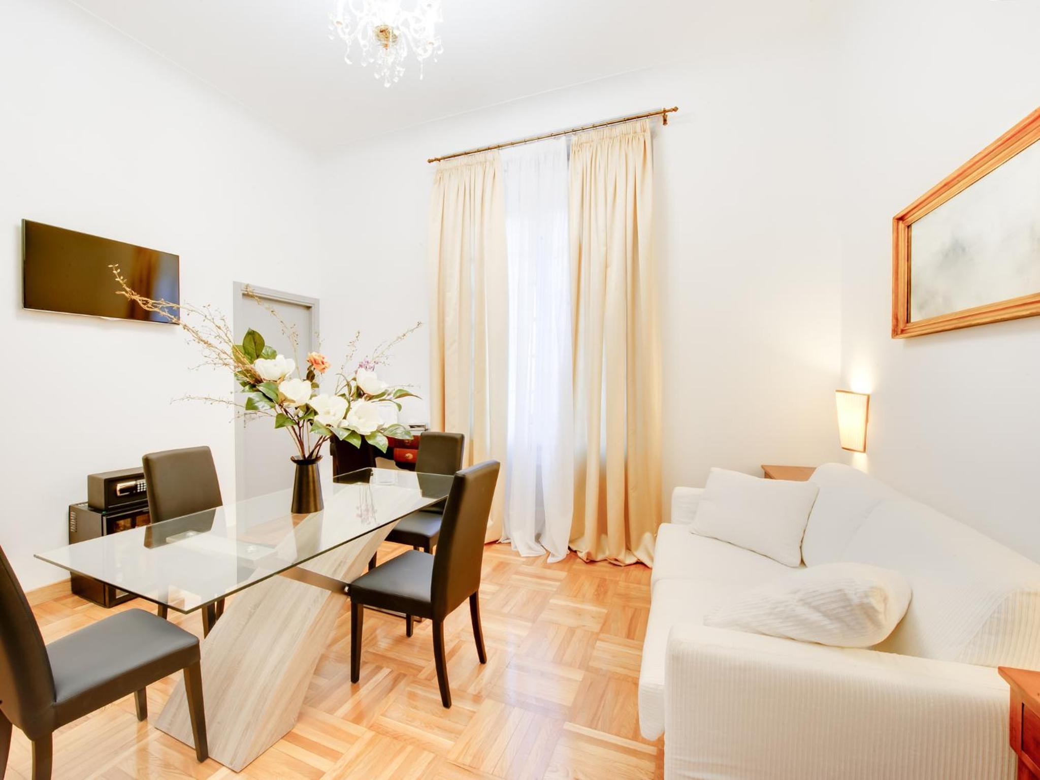 One-Bedroom Apartment (4 Adults) photo 2