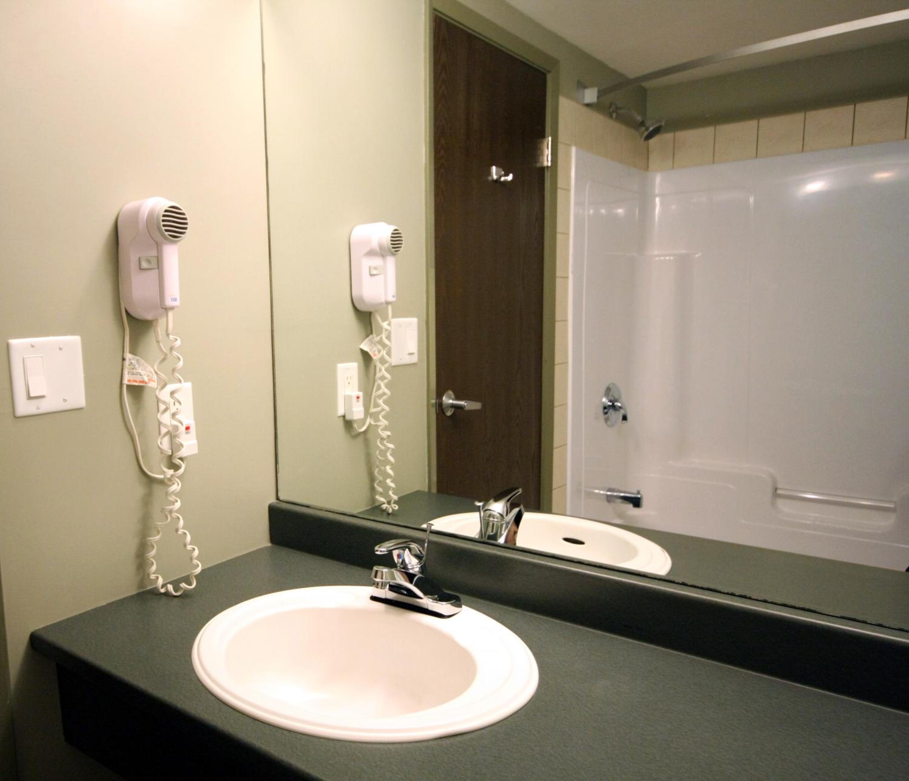 King Room - Non-Smoking - Photo 6