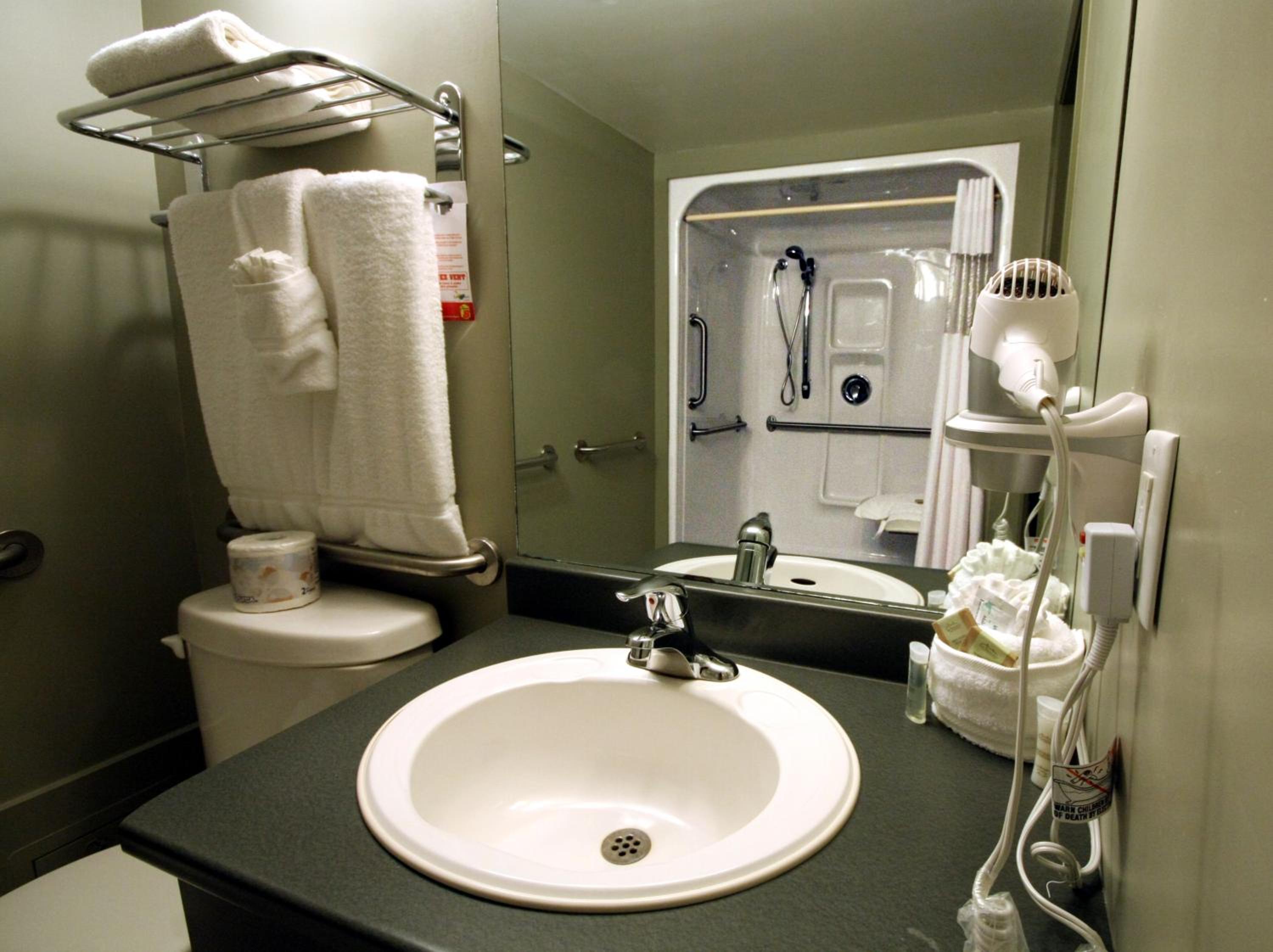 Queen Room - Mobility Access/Non-Smoking - Photo 2