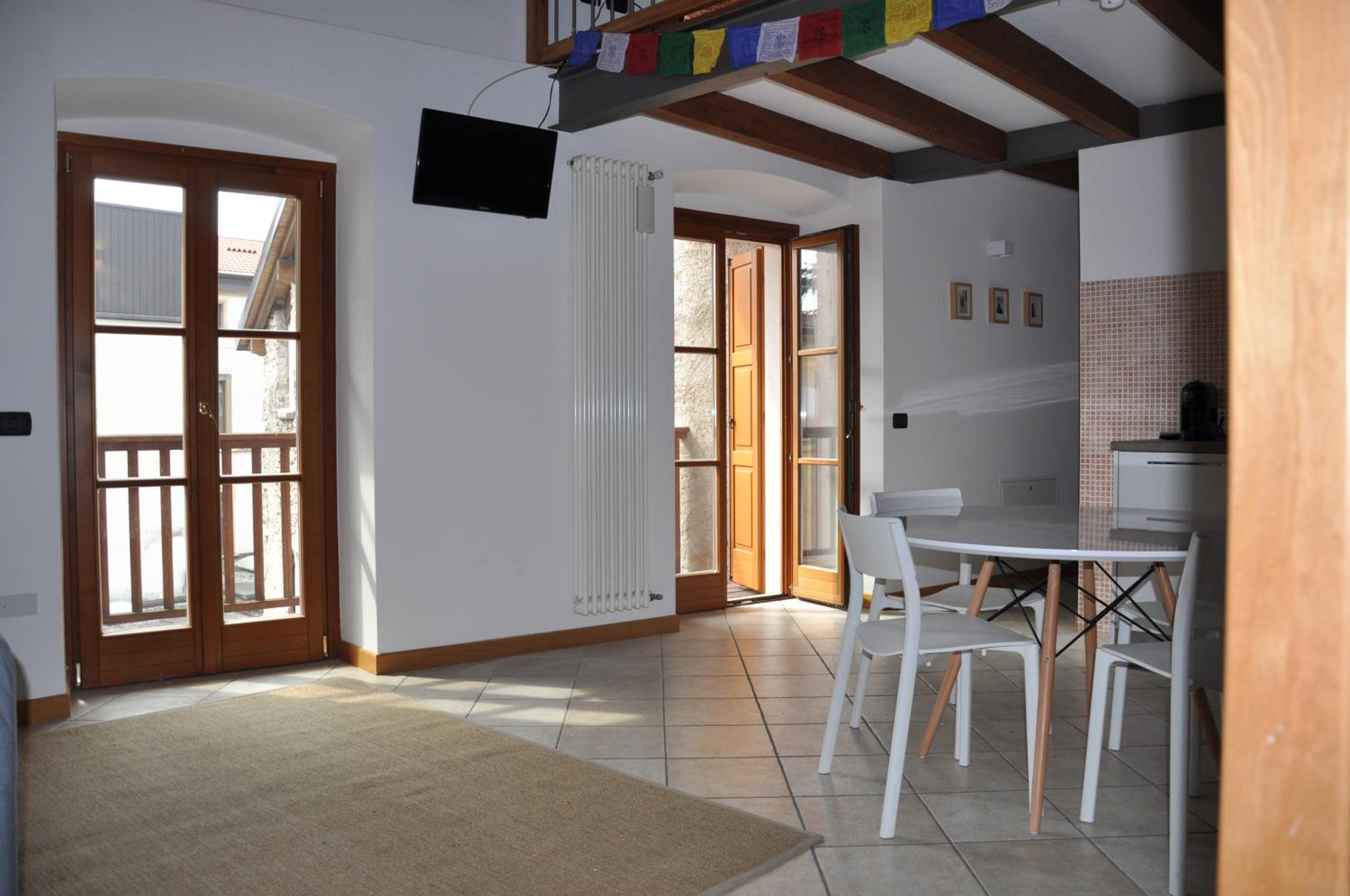 Apartment with Balcony photo 1