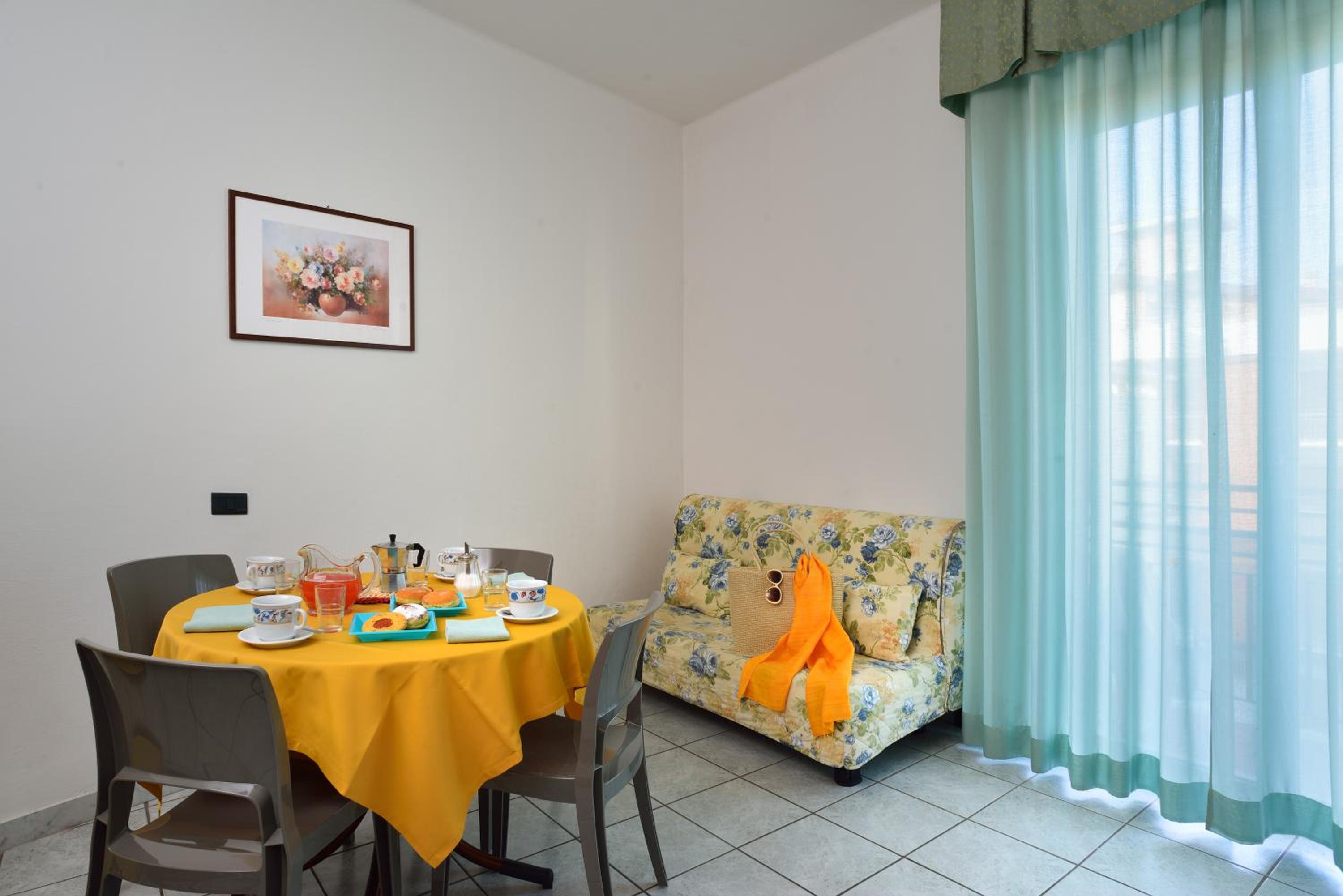 One-Bedroom Apartment photo 2