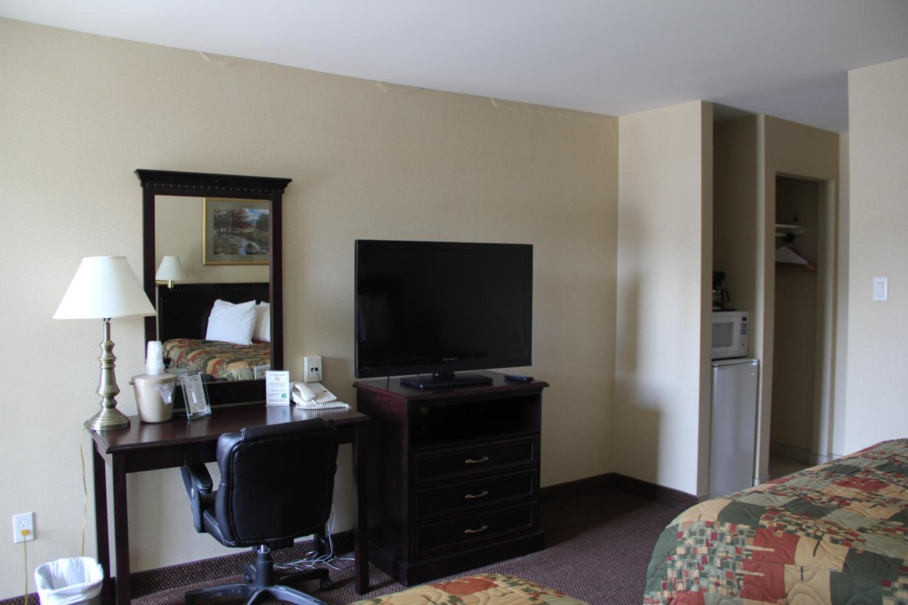One-Bedroom Suite with Two Queen Beds - Non-Smoking photo 3