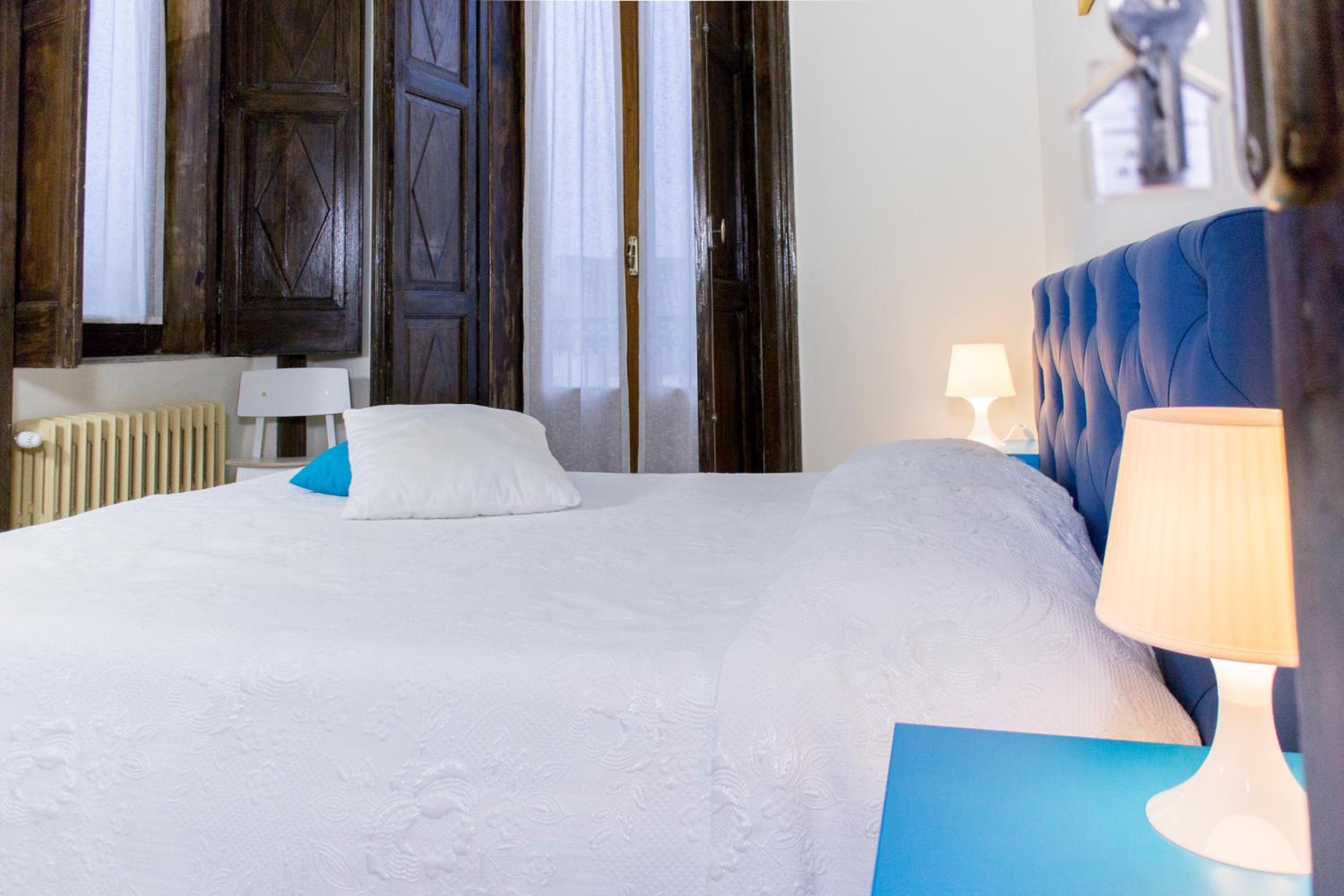 Deluxe Double Room with Balcony photo 1
