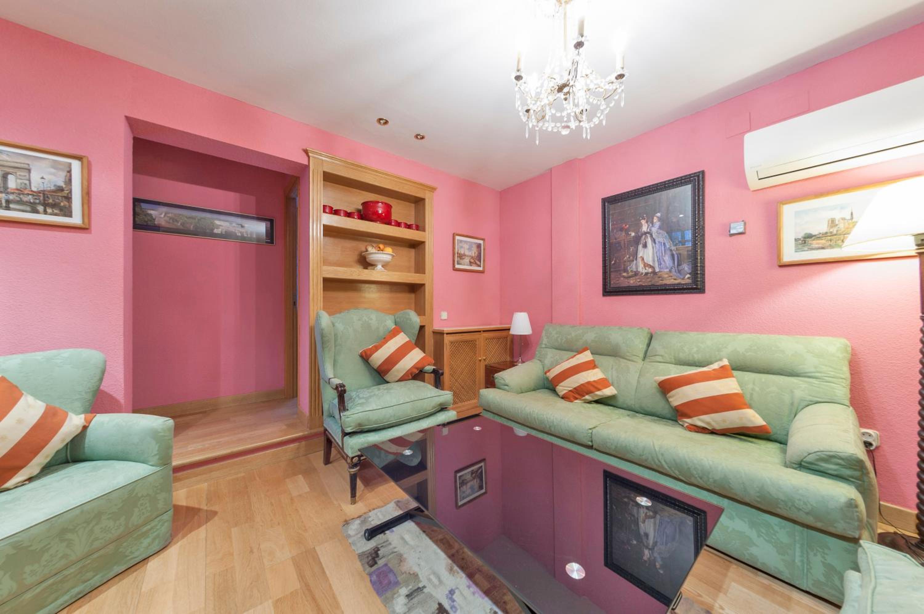 Apartment with Terrace - Photo 27