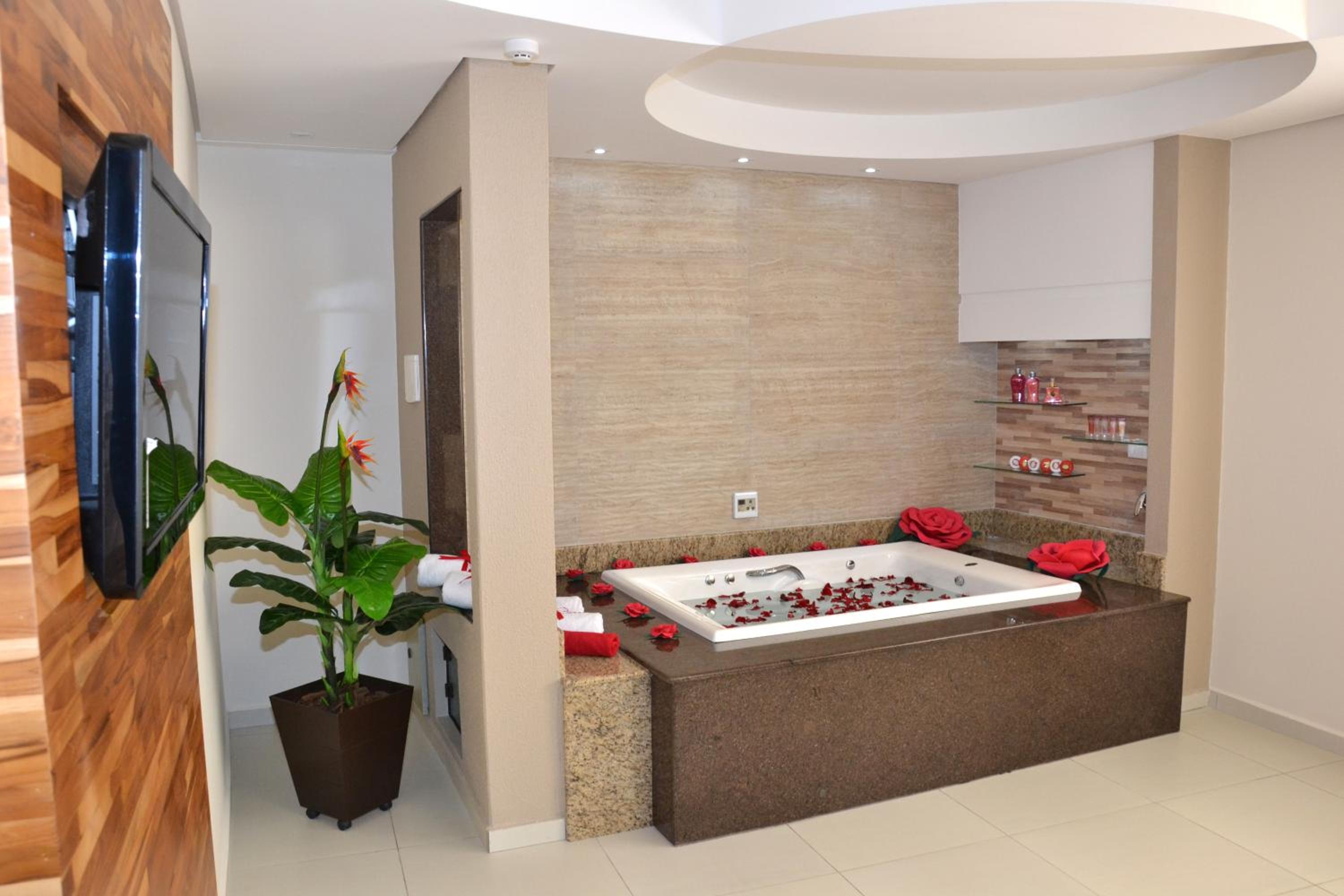 Suite with Spa Bath photo 3
