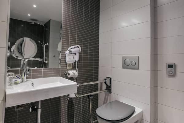 Double Room - Disability Access - Photo 4