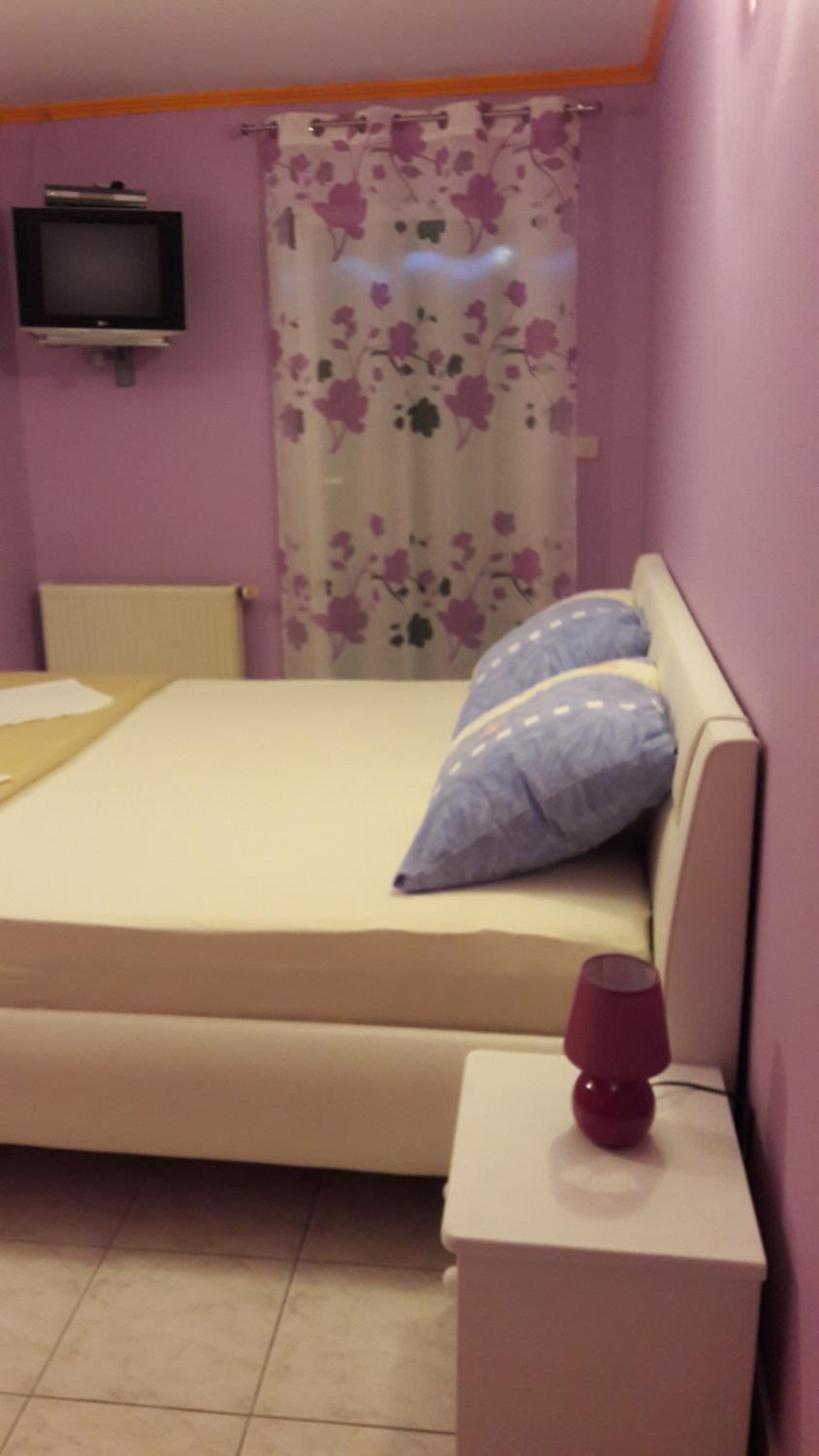 Double Room - Photo 9