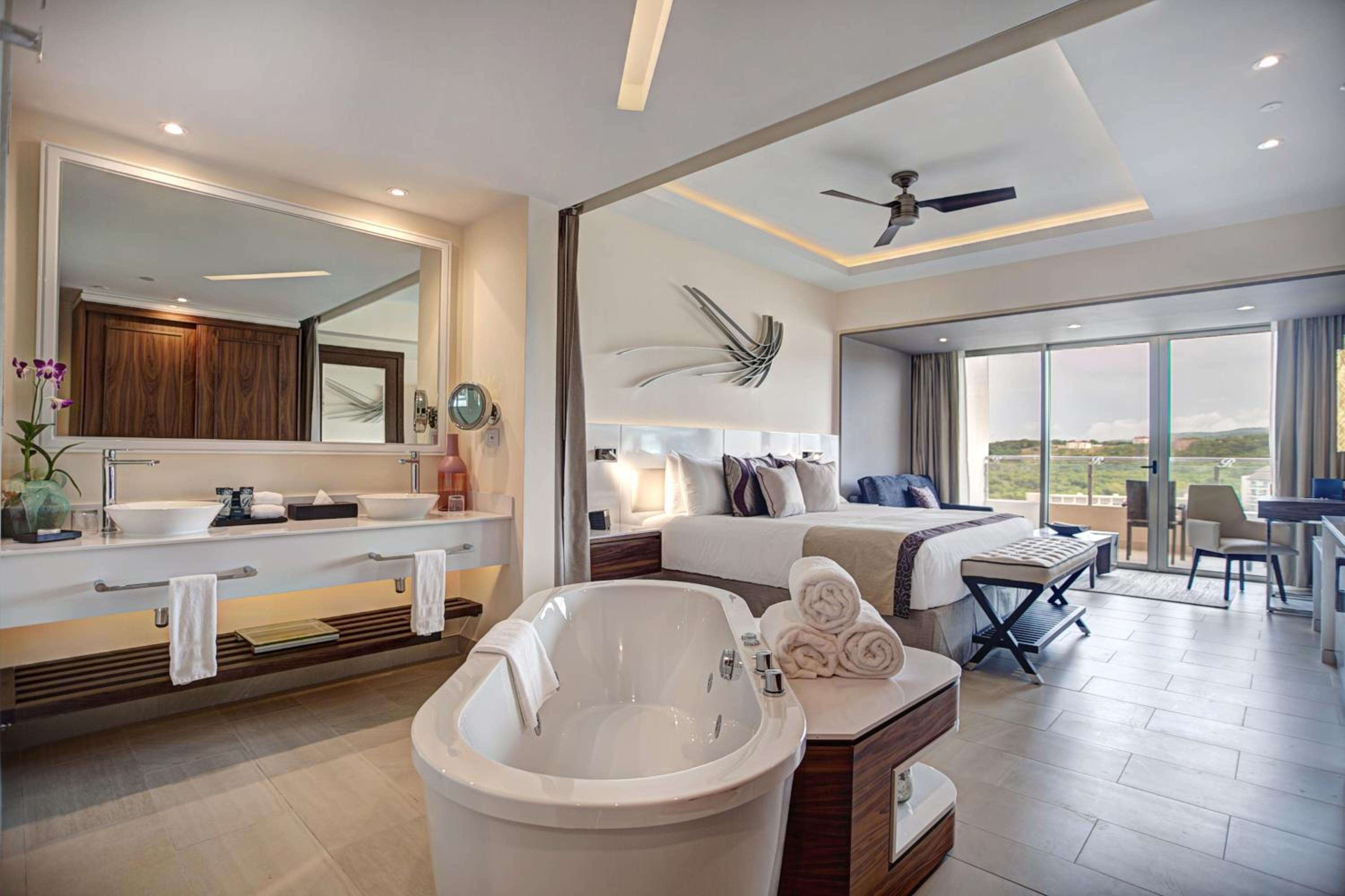 Luxury Junior Suite Ocean View Diamond Club  photo 2