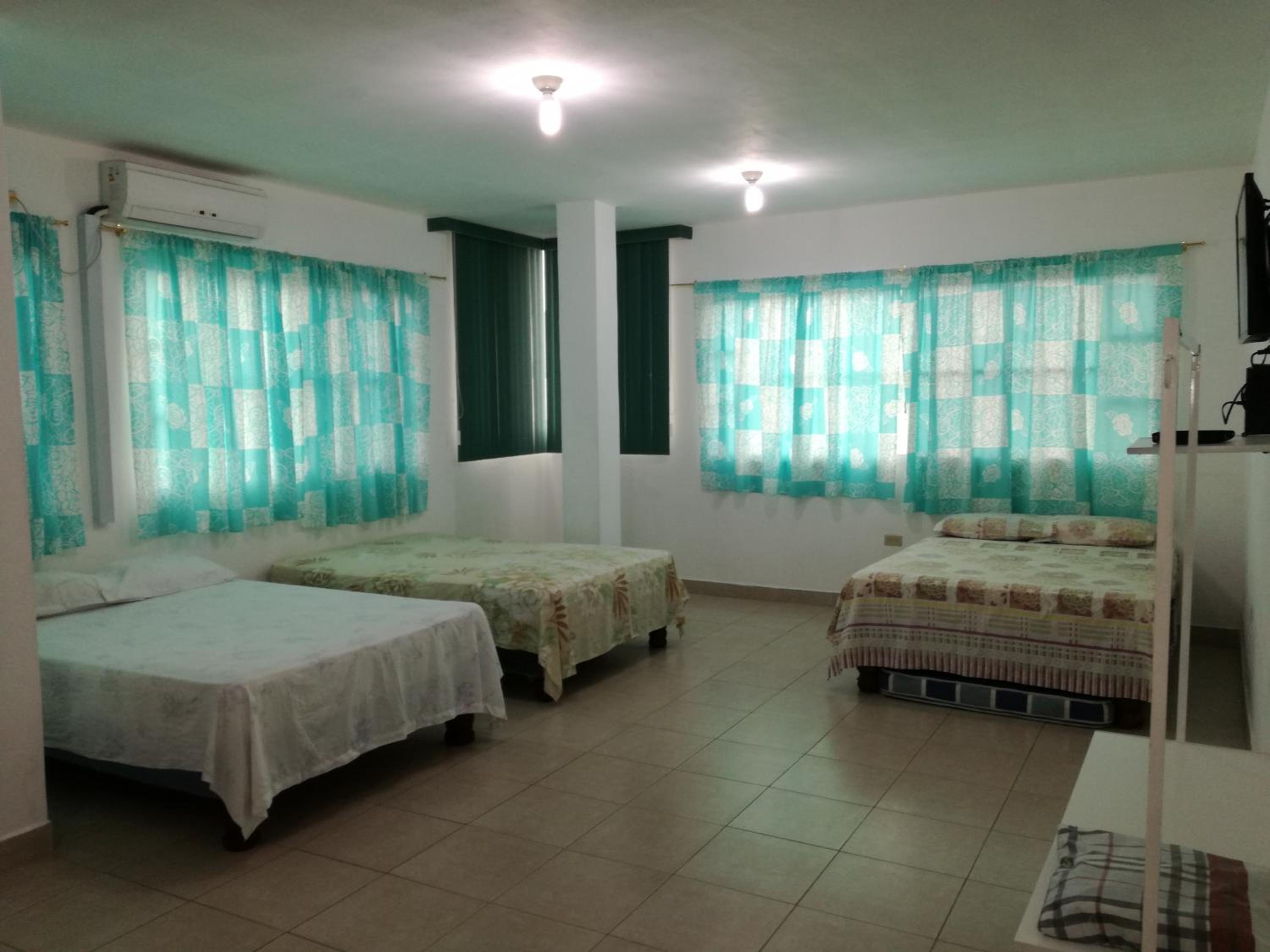 4-Bed Mixed Dormitory Room photo 1