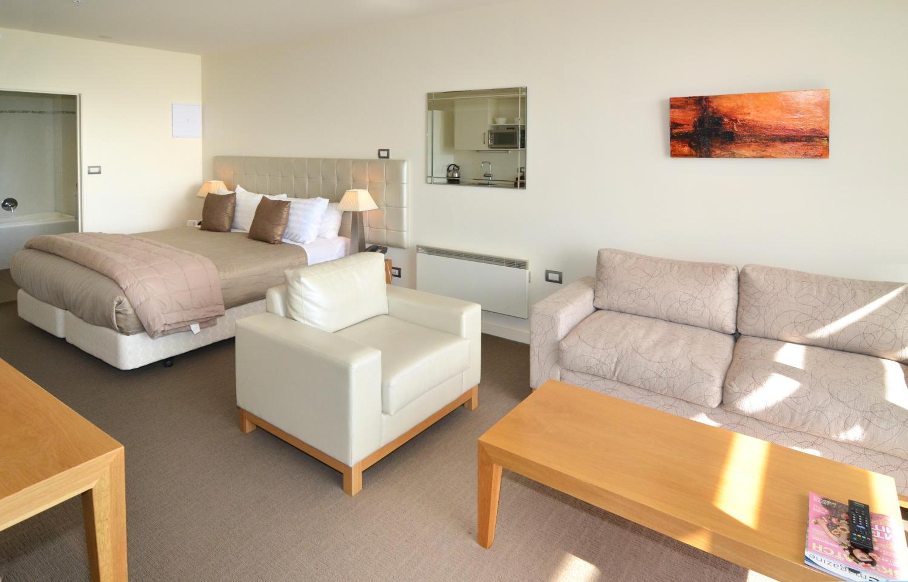 Premier Studio with Ocean View  - Photo 2