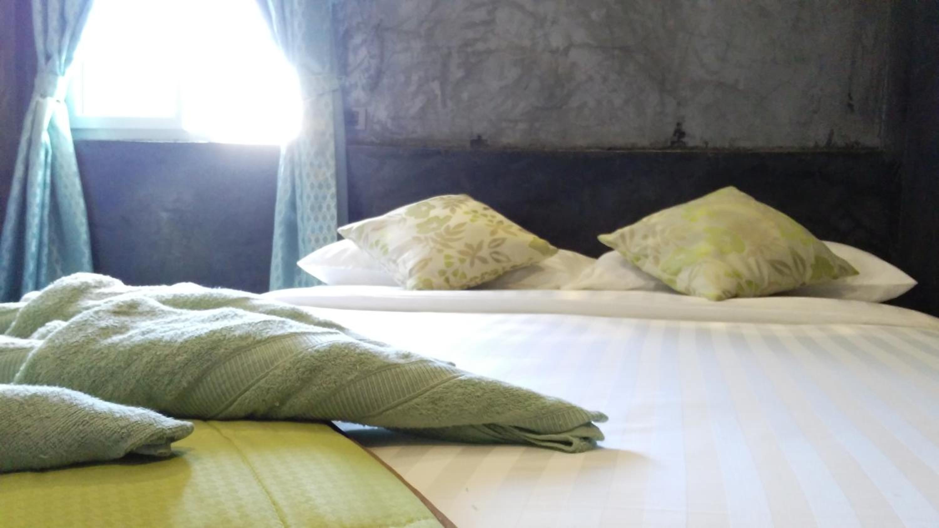 Deluxe Room with Garden View - Photo 18