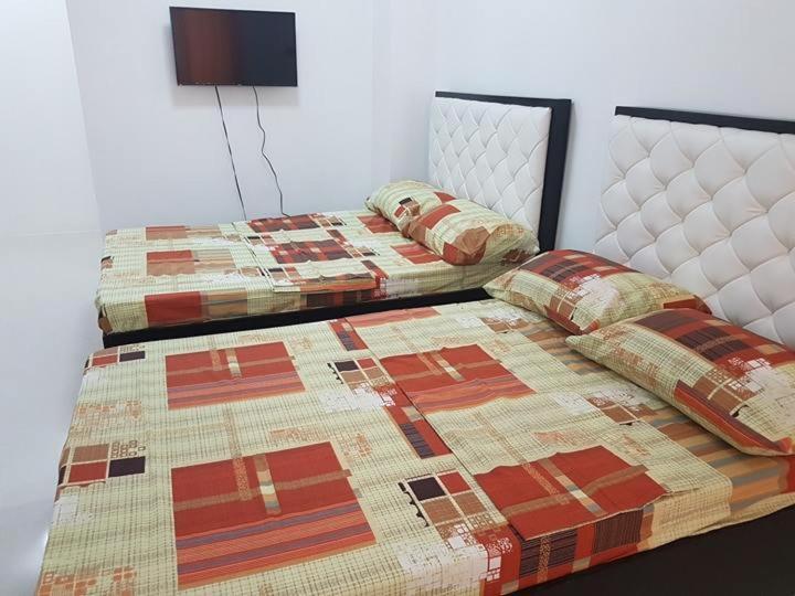 Quadruple Room with Bathroom - Photo 5