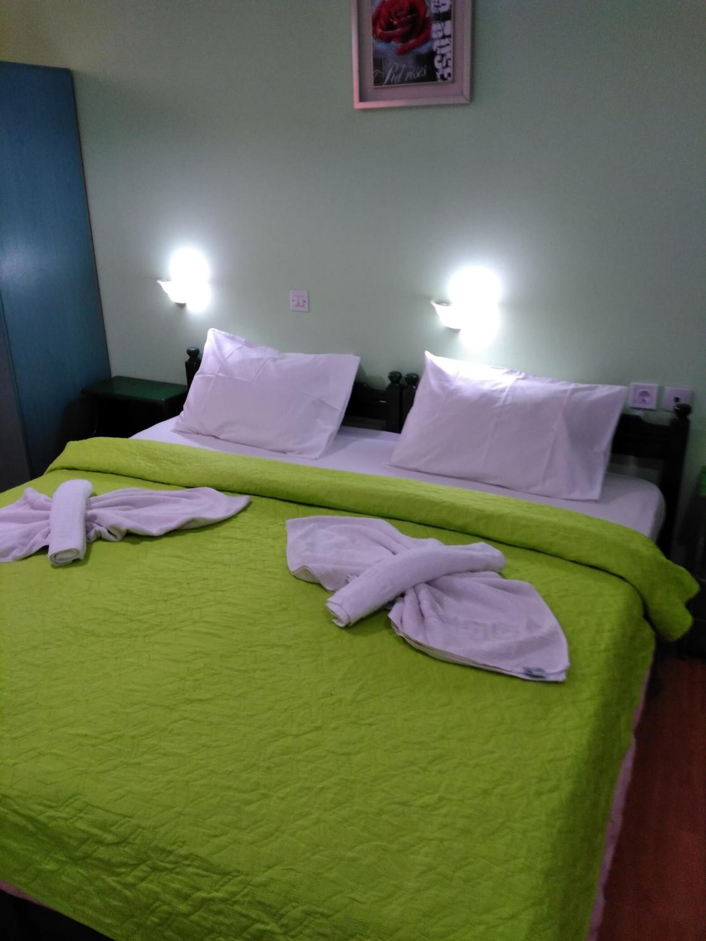 Studio (2 Adults)