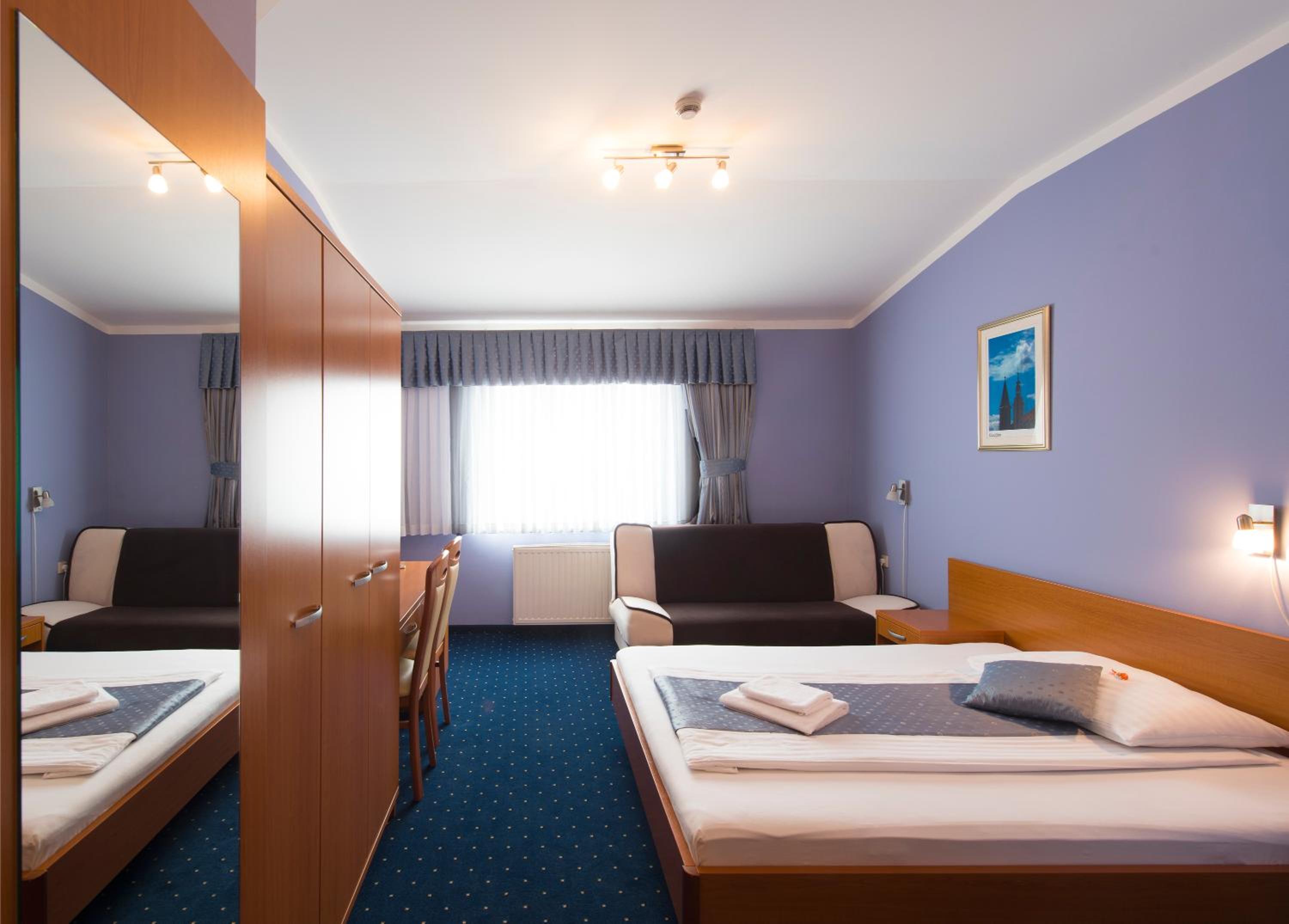 Standard Double Room - Photo 7