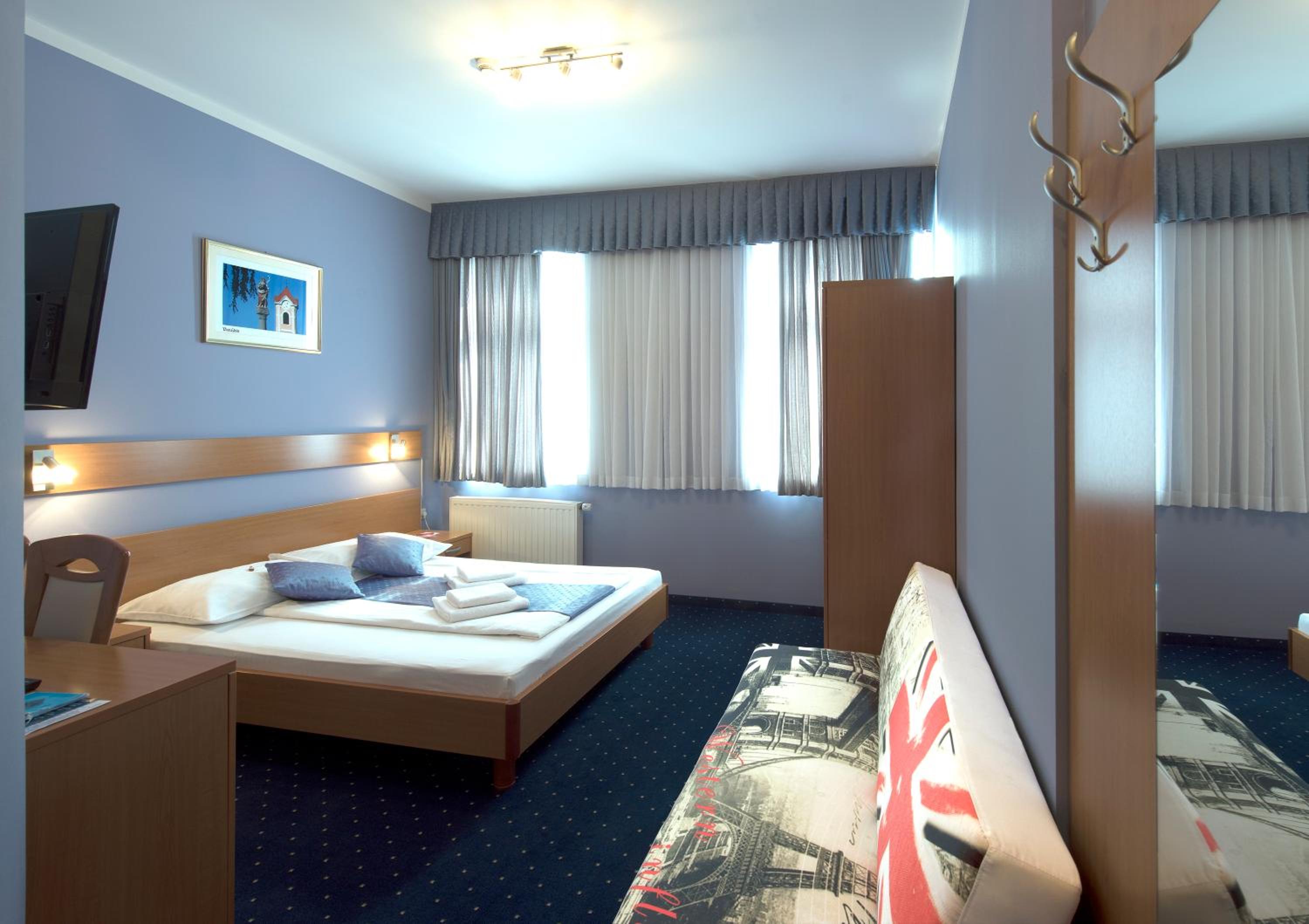 Standard Double Room - Photo 2