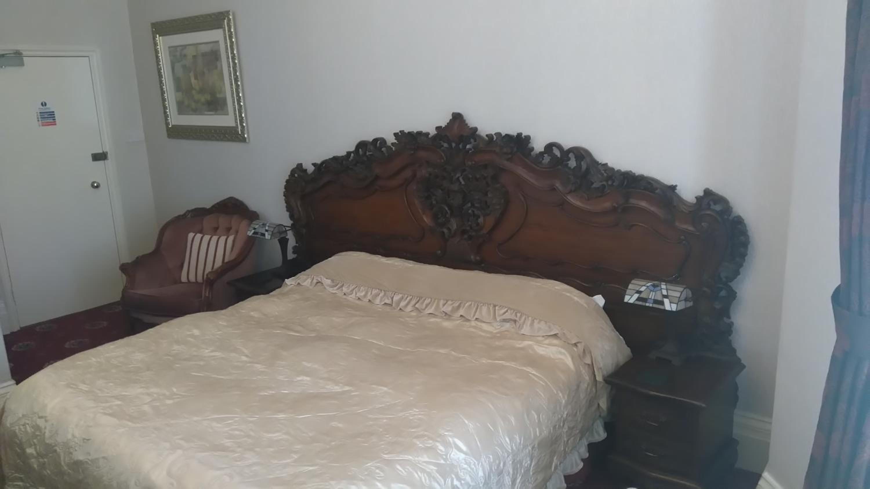 Luxury King-Size Bedroom (Front) - Photo 17