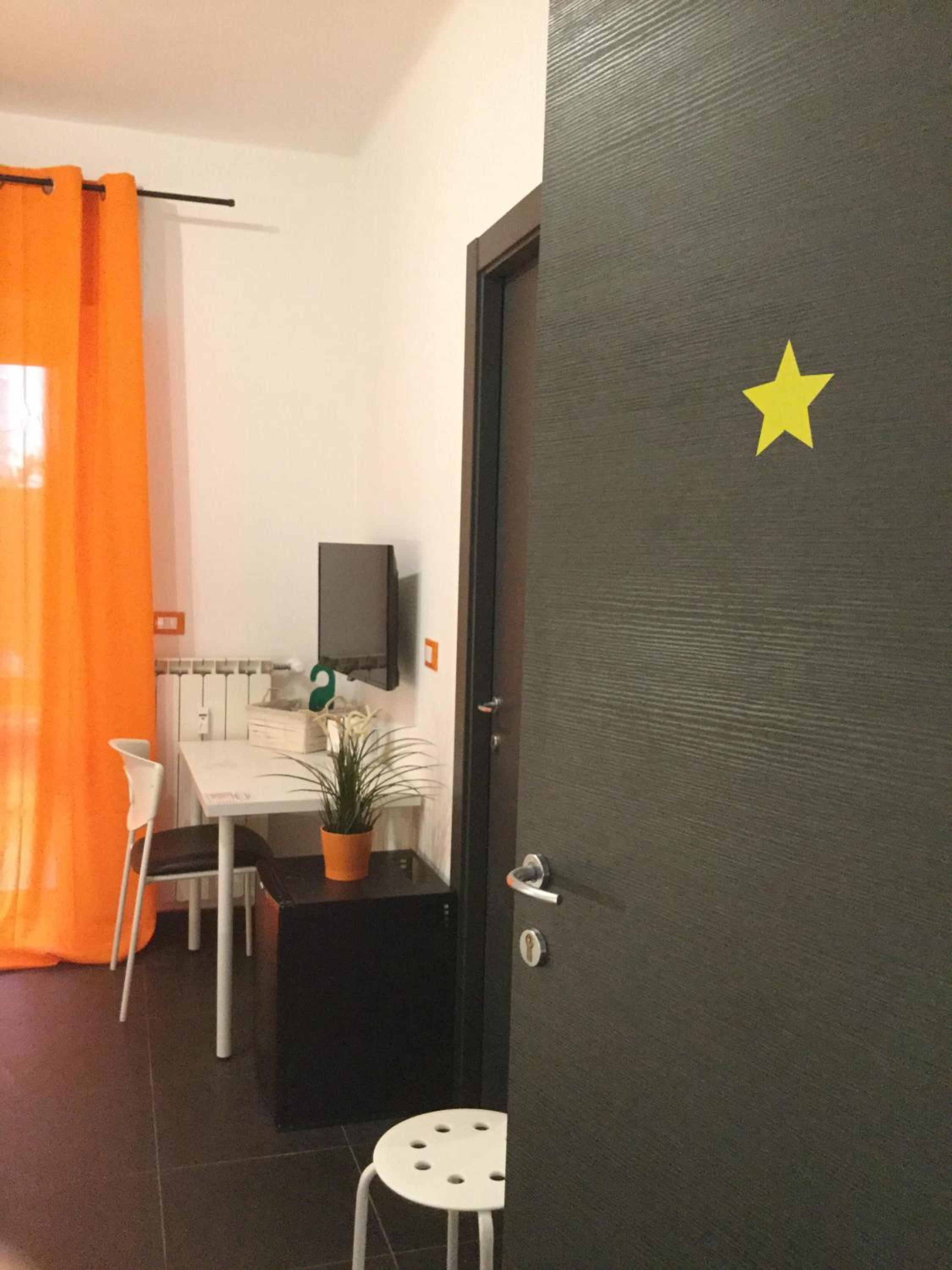 Double Room with Balcony - Photo 6