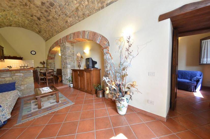 One-Bedroom House - Photo 20
