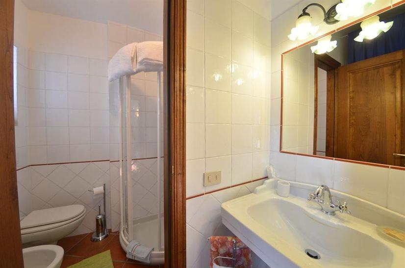 One-Bedroom House - Photo 14