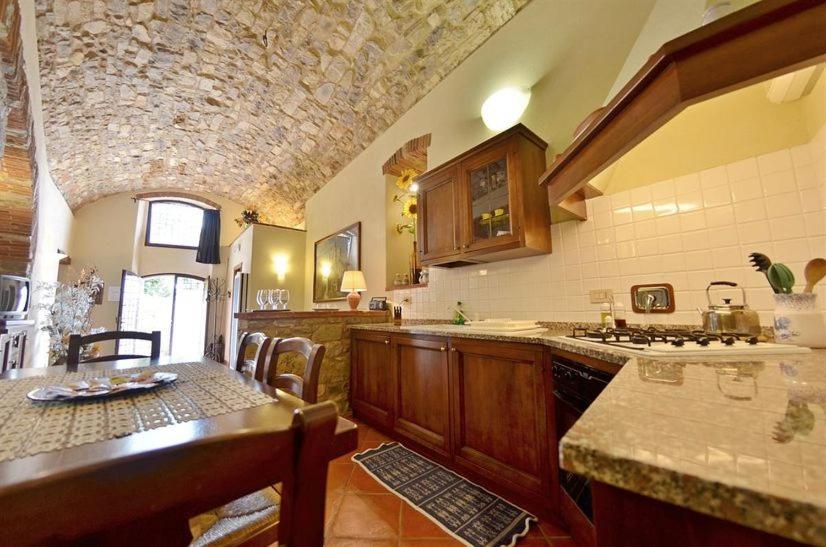 One-Bedroom House - Photo 3