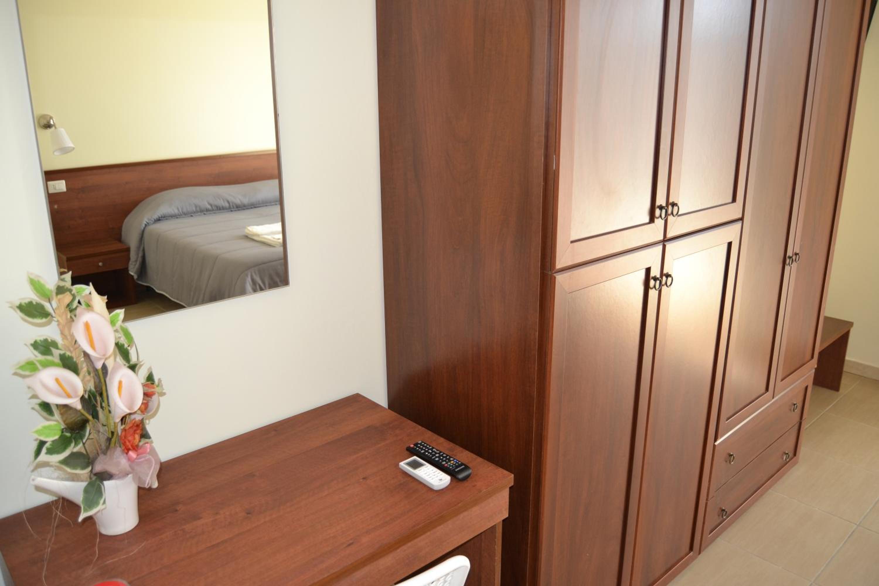 Standard Quadruple Room - Photo 14