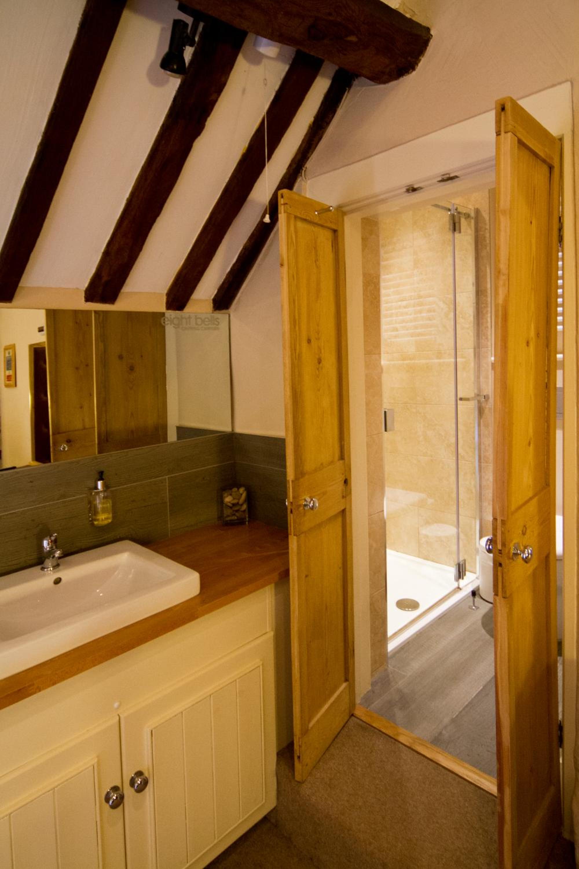 Standard King Room with Shower  photo 2