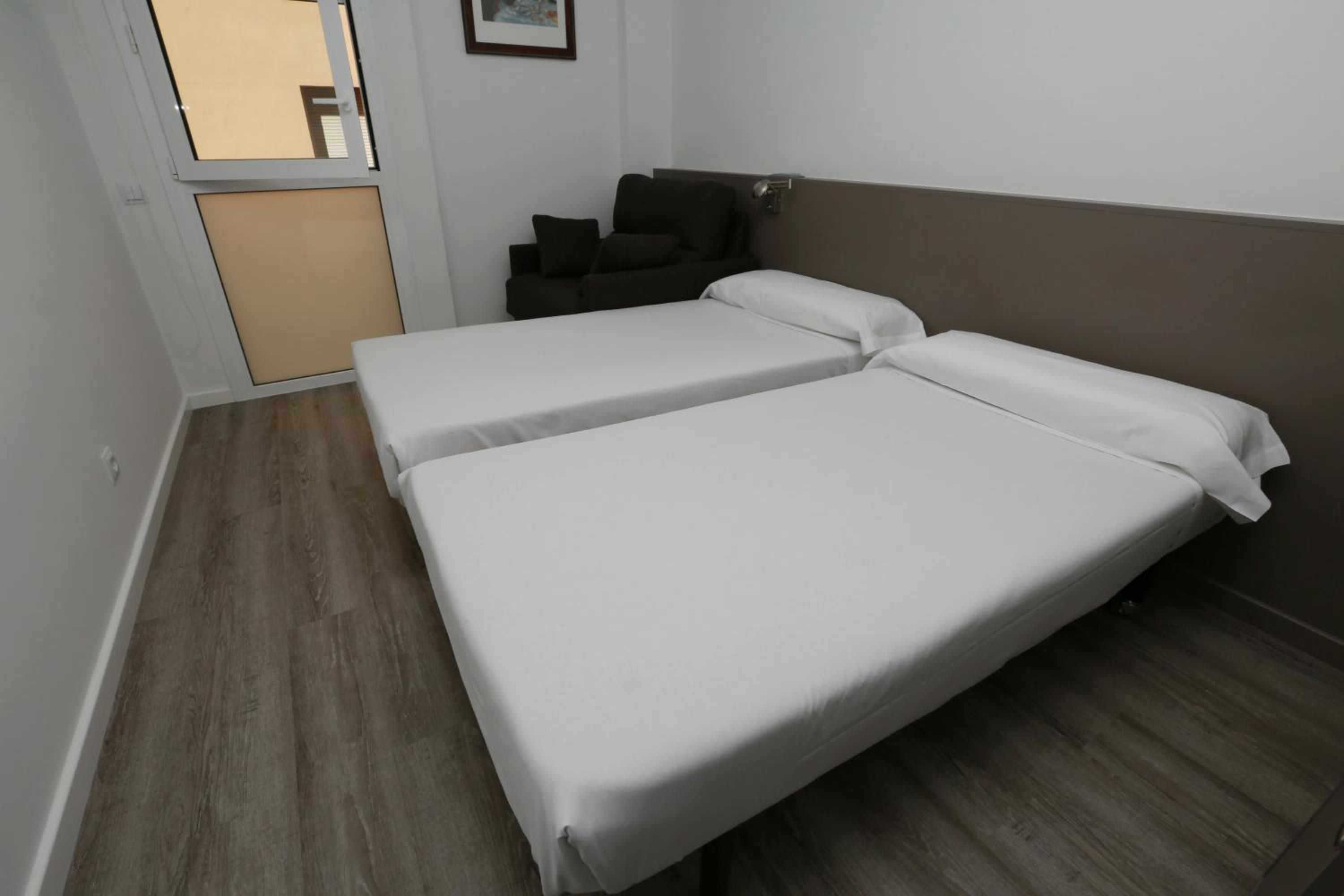 Twin Room with Sofa Bed photo 3