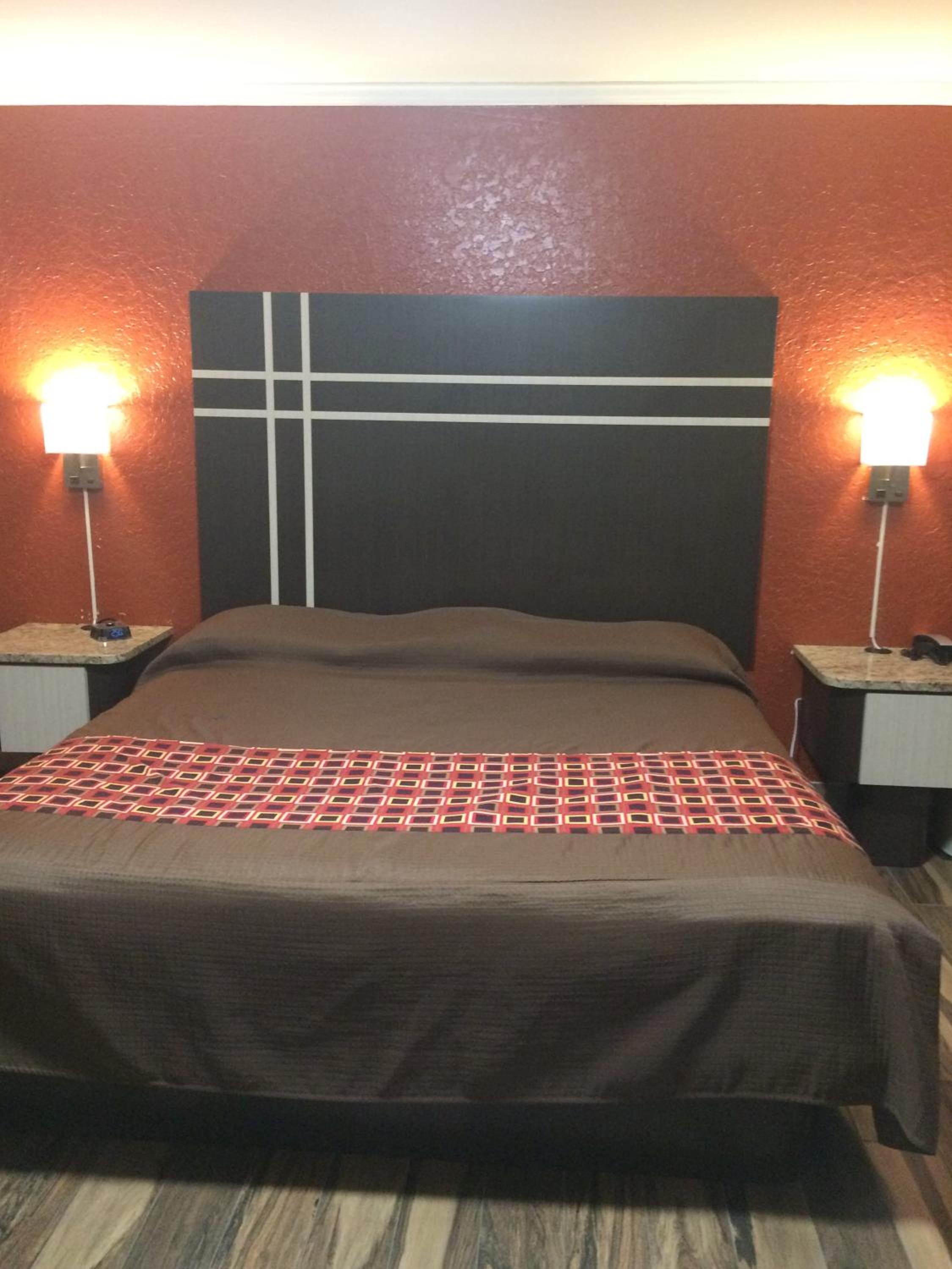 Standard King Room photo 2