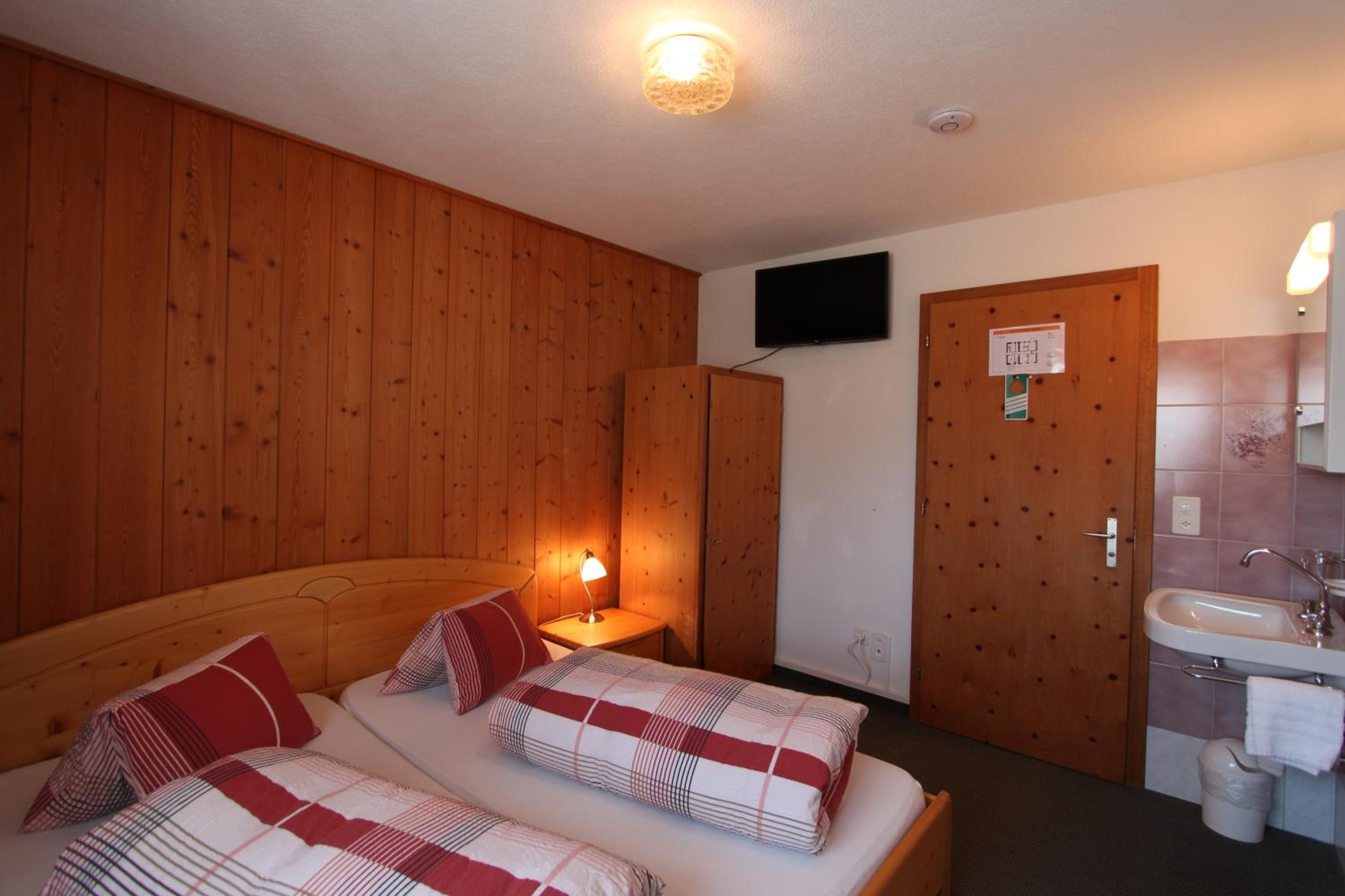 Double Room with Shared Shower photo 1