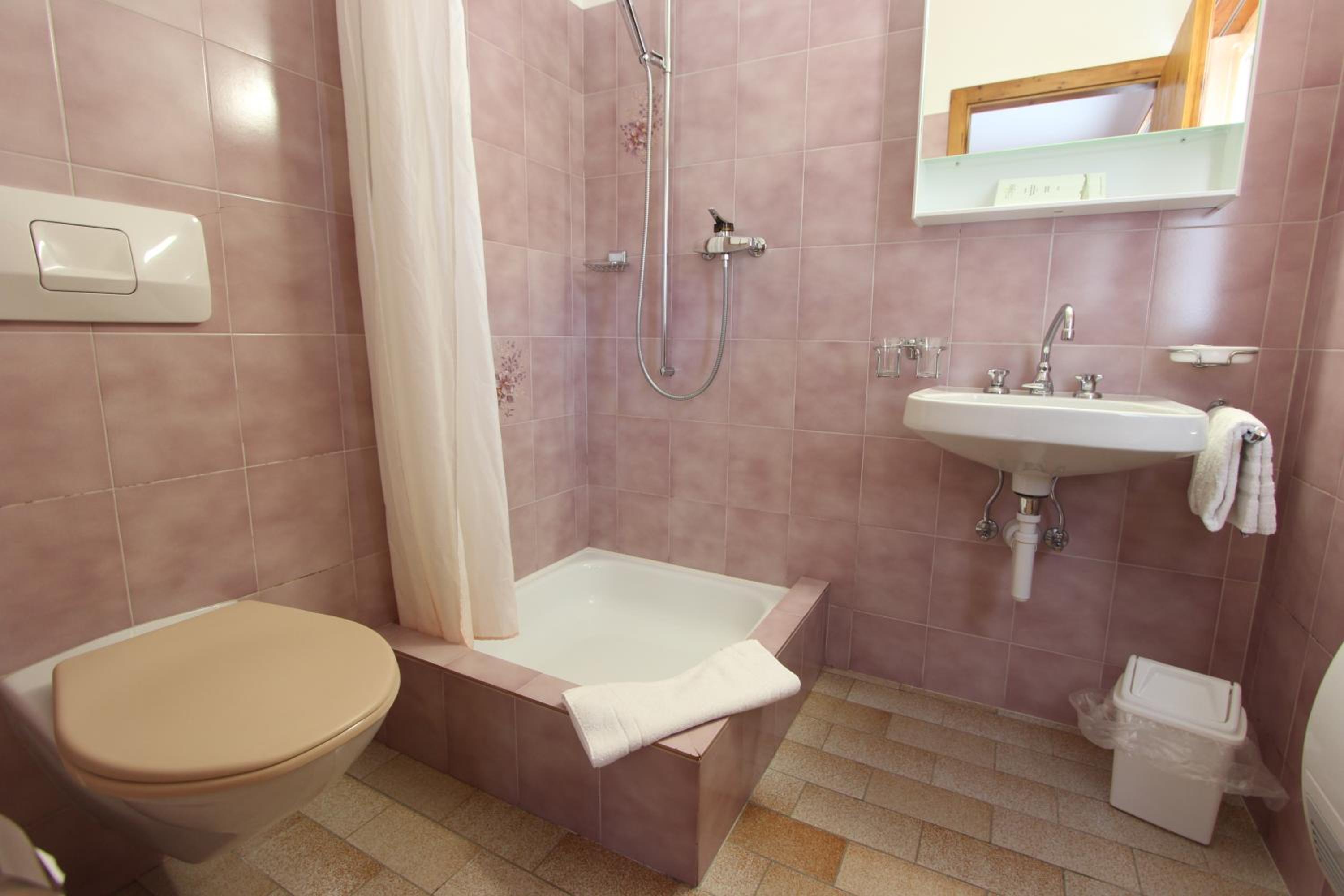 Double or Twin Room - Annex photo 3