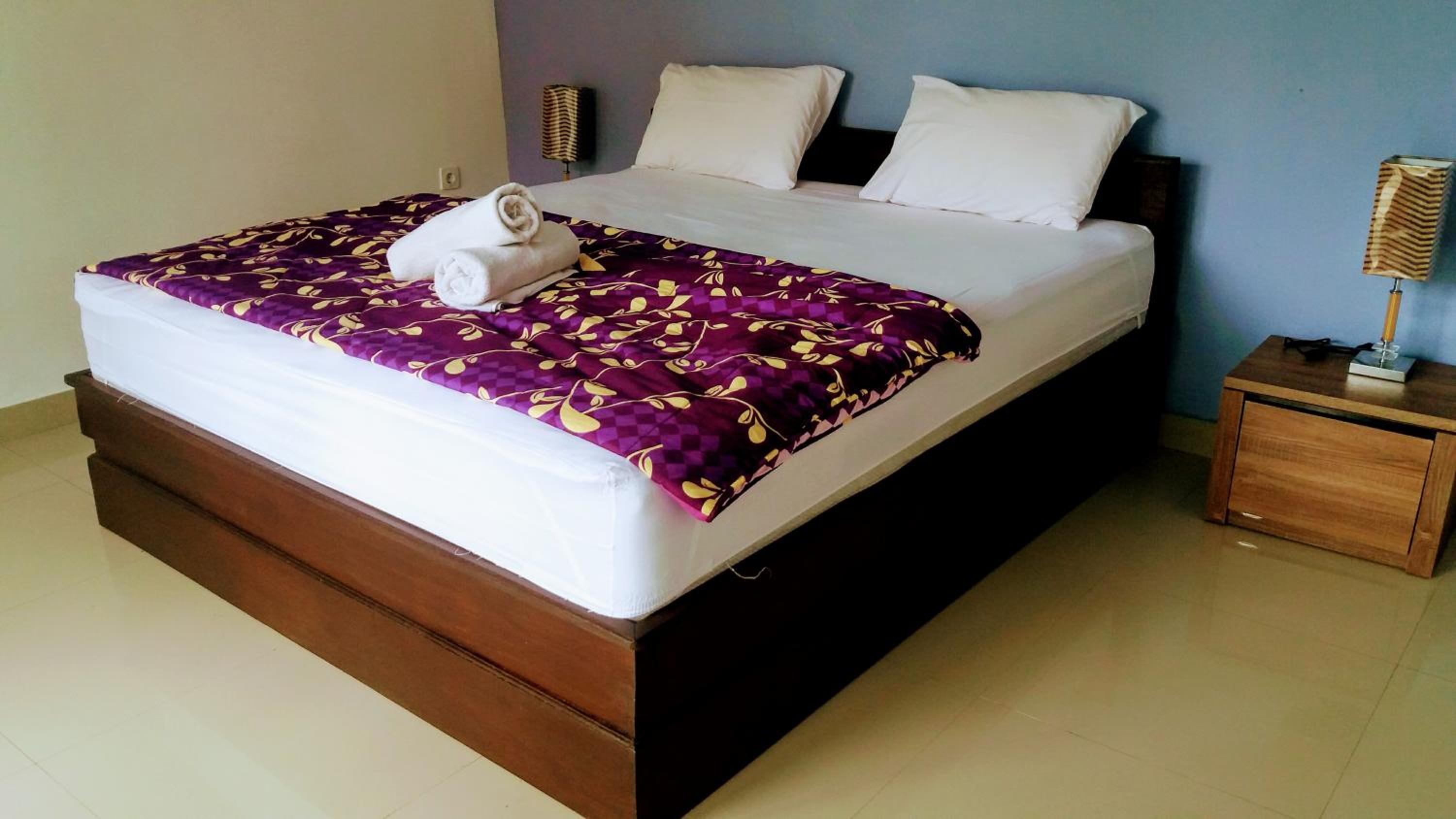 Budget Double Room - Photo 9