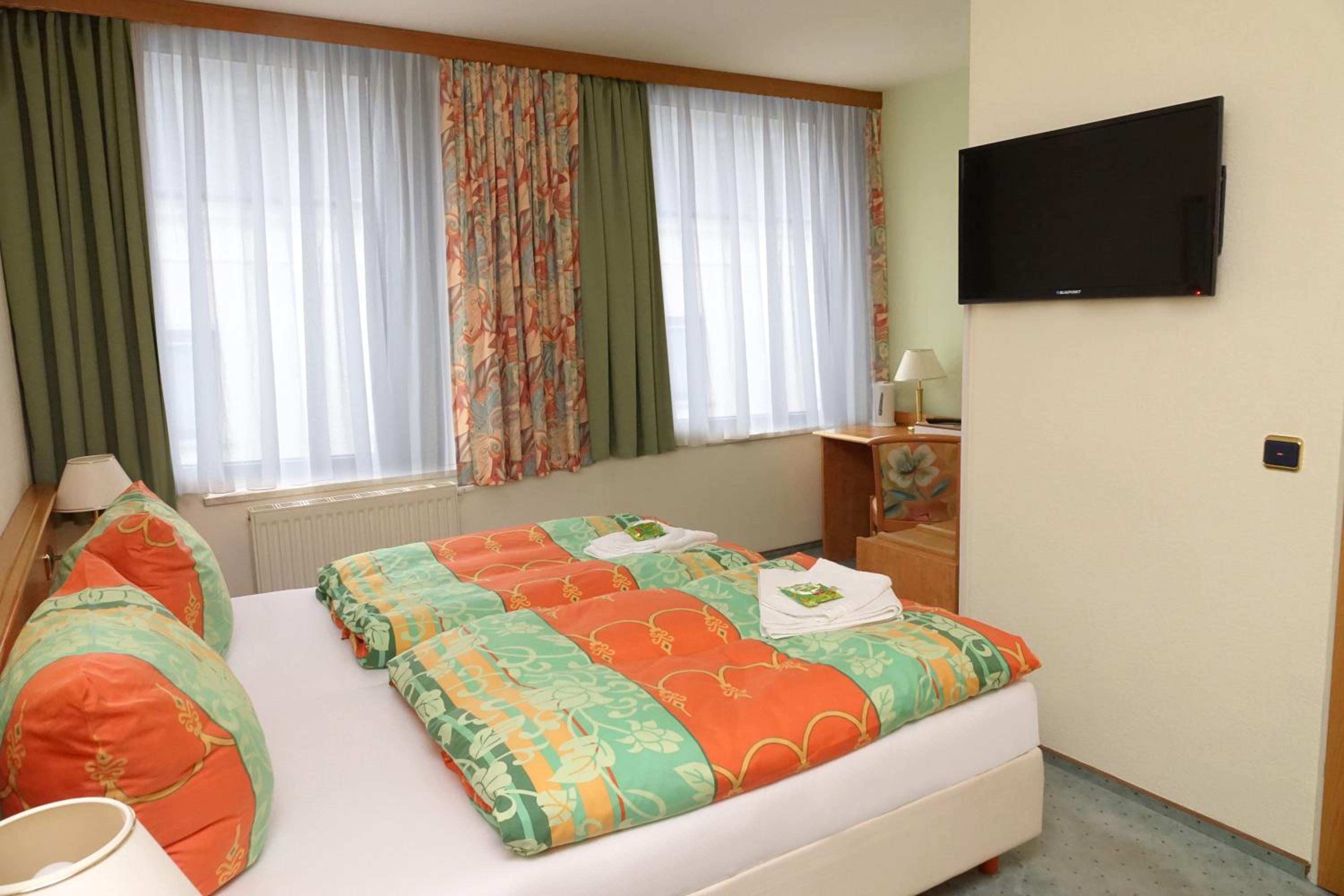 Double Room - Photo 11