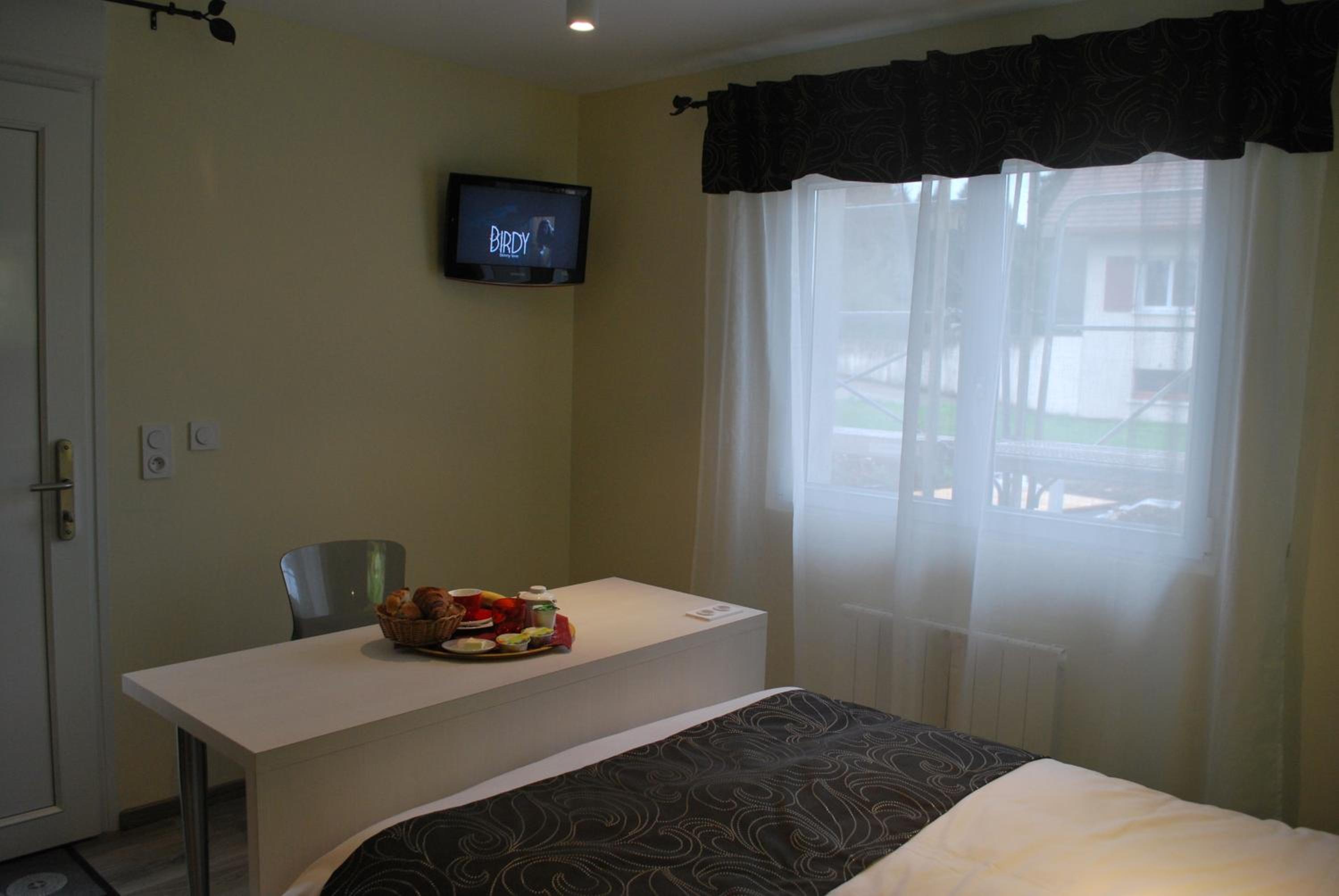 Twin Room - Photo 2