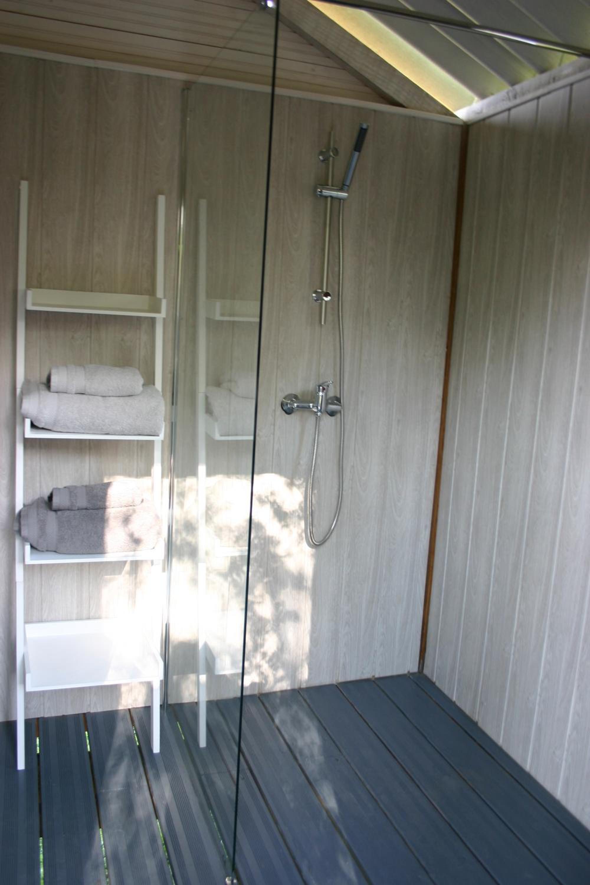 Family Bungalow - Photo 2