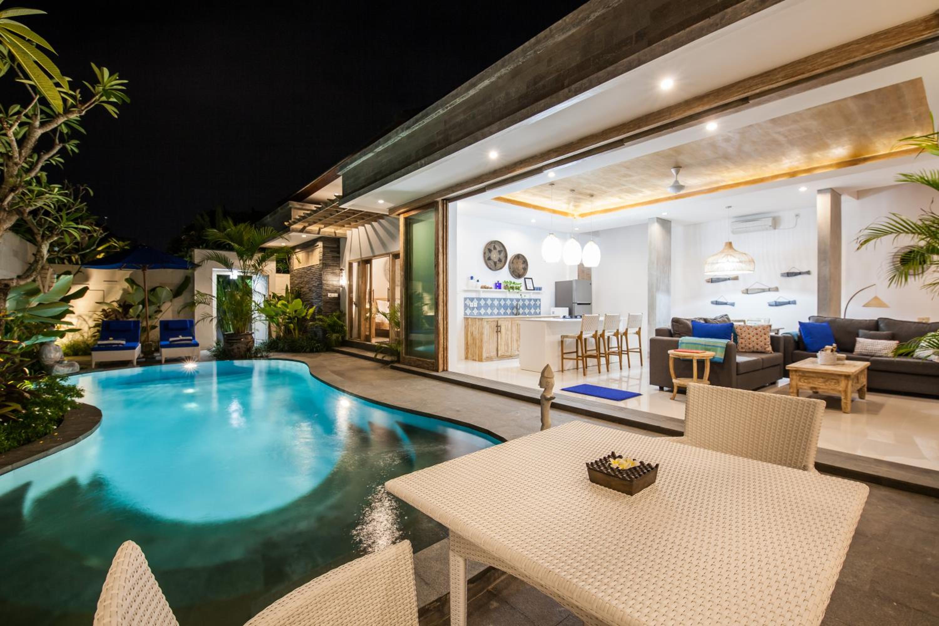 Ambermoon Villa 2 - Deluxe Two-Bedroom Pool Villa with Free One Time - Airport Pick Up - Photo 9
