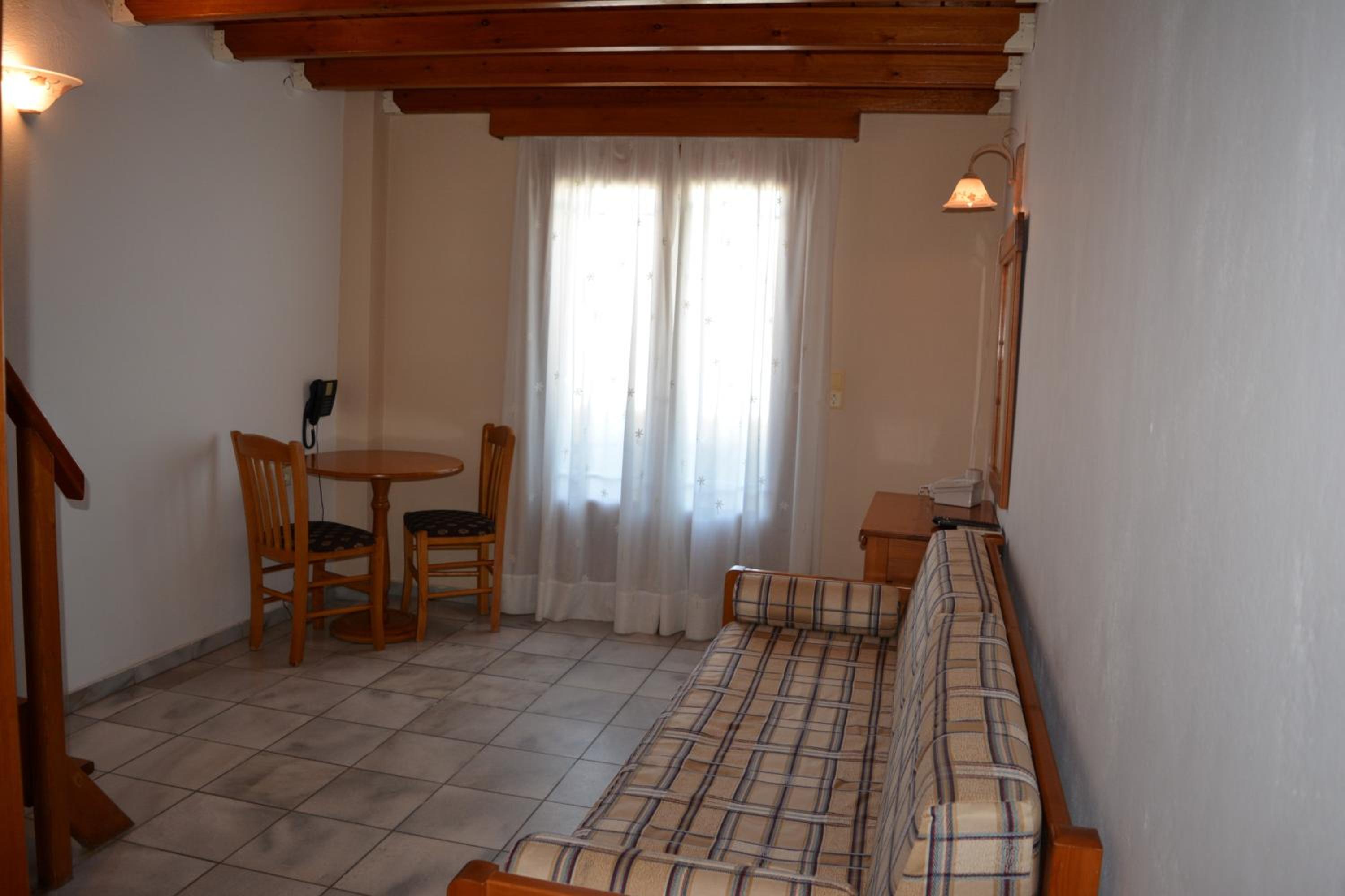 Maisonette photo 1