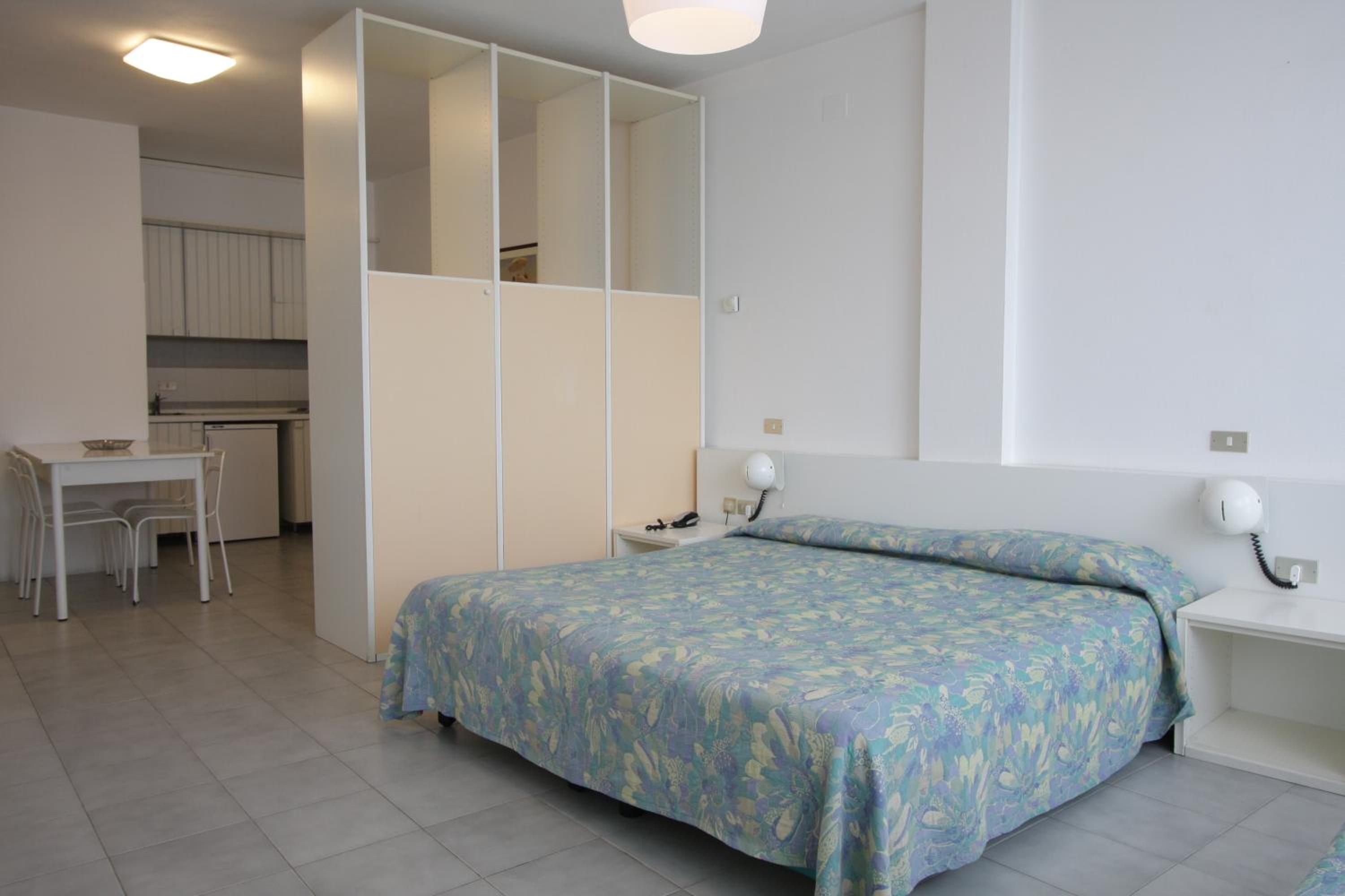 Studio Apartment photo 1