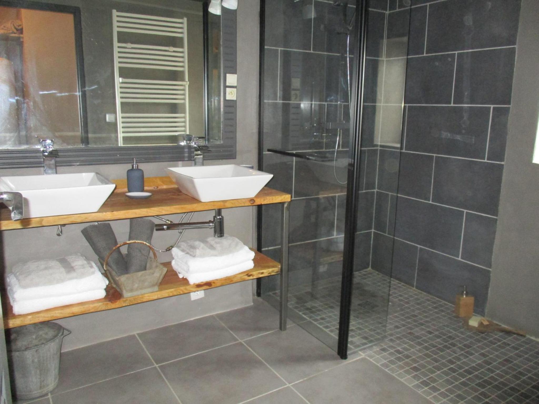 Family Room with Private Bathroom photo 1
