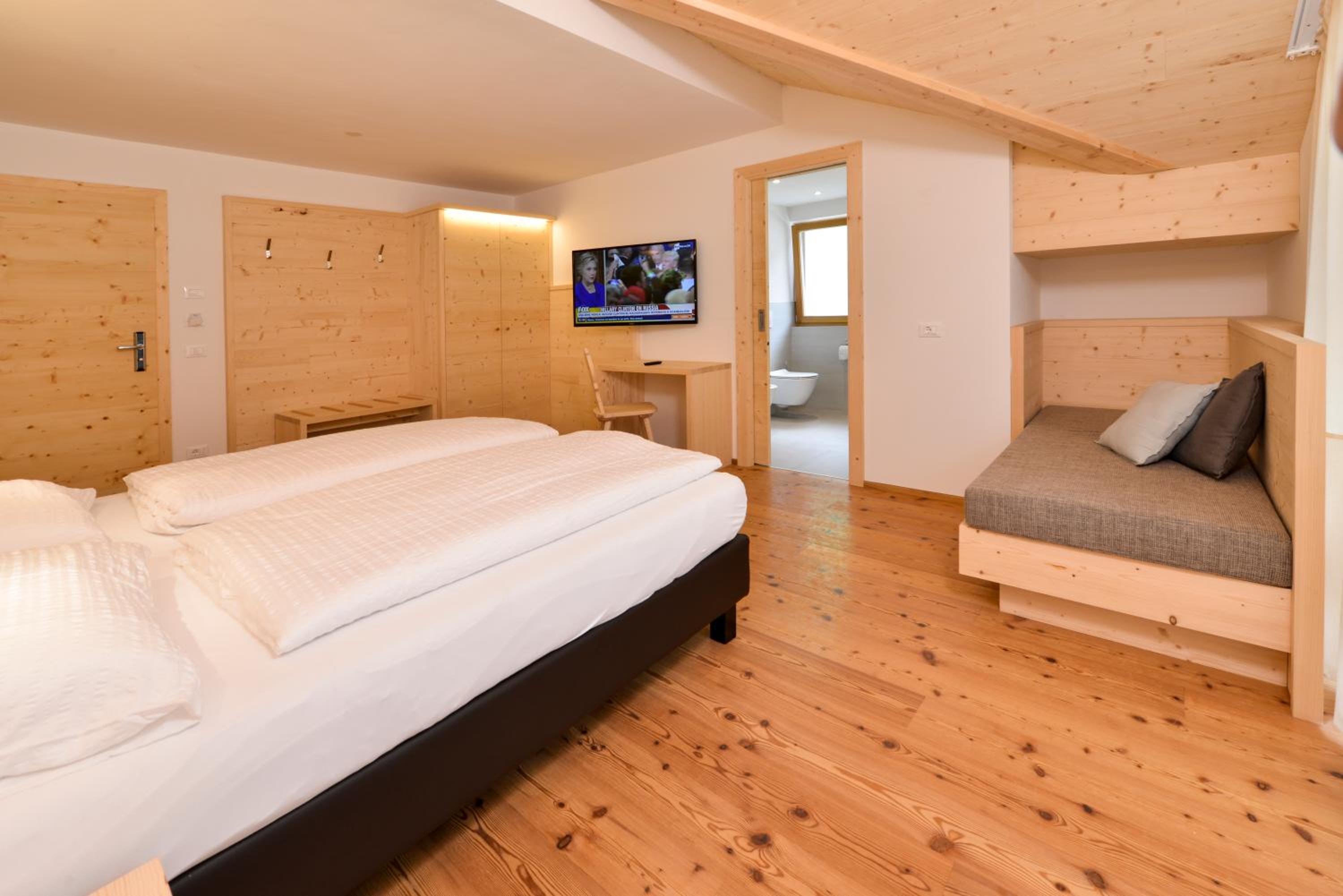 King Room with Mountain View