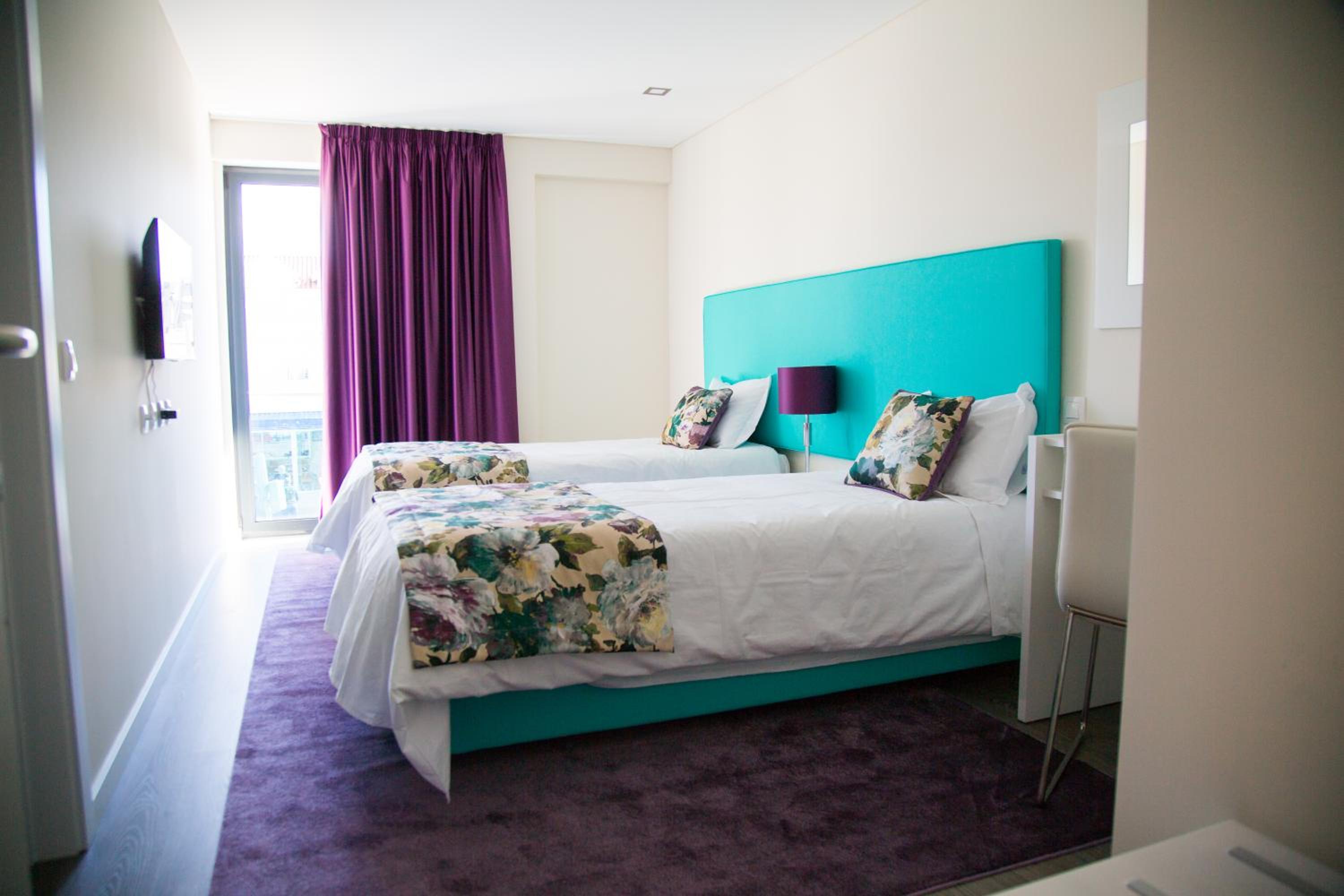 Twin Room - Photo 2