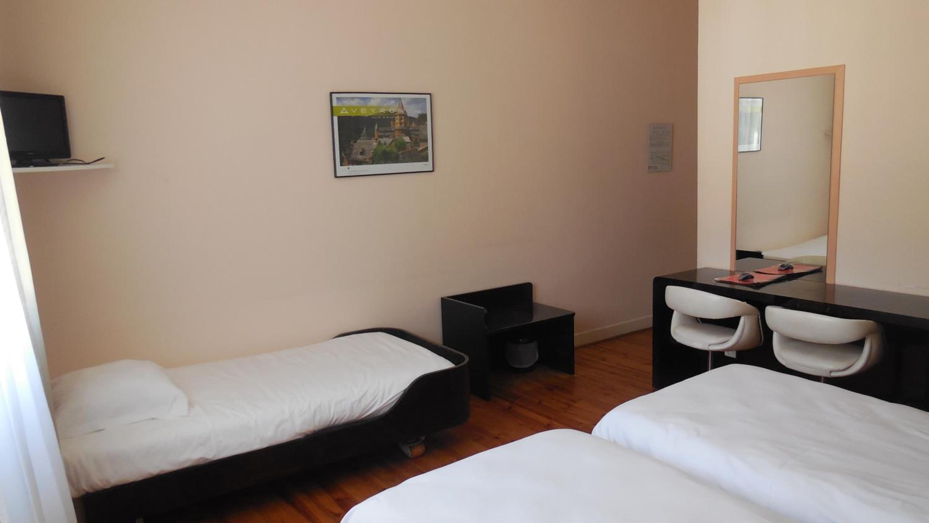 Triple Room with Shower - Photo 9